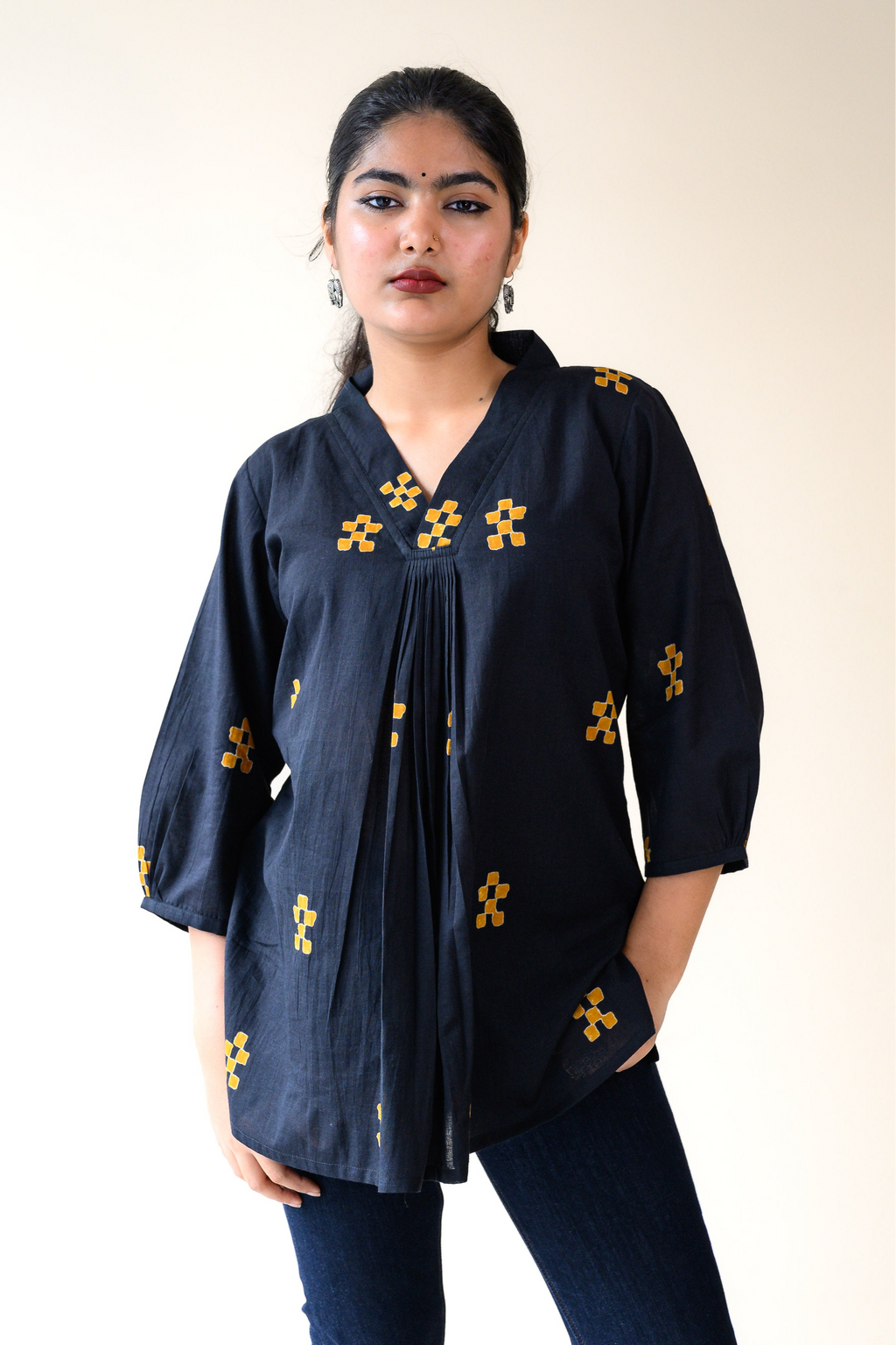 Paheli Dabu Short Top