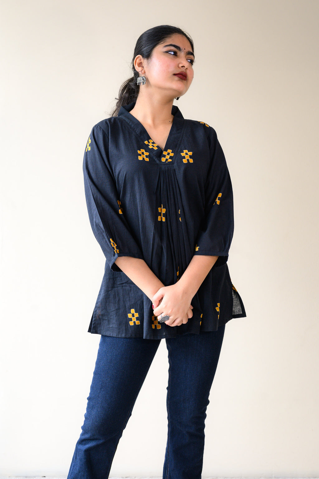 Paheli Dabu Short Top