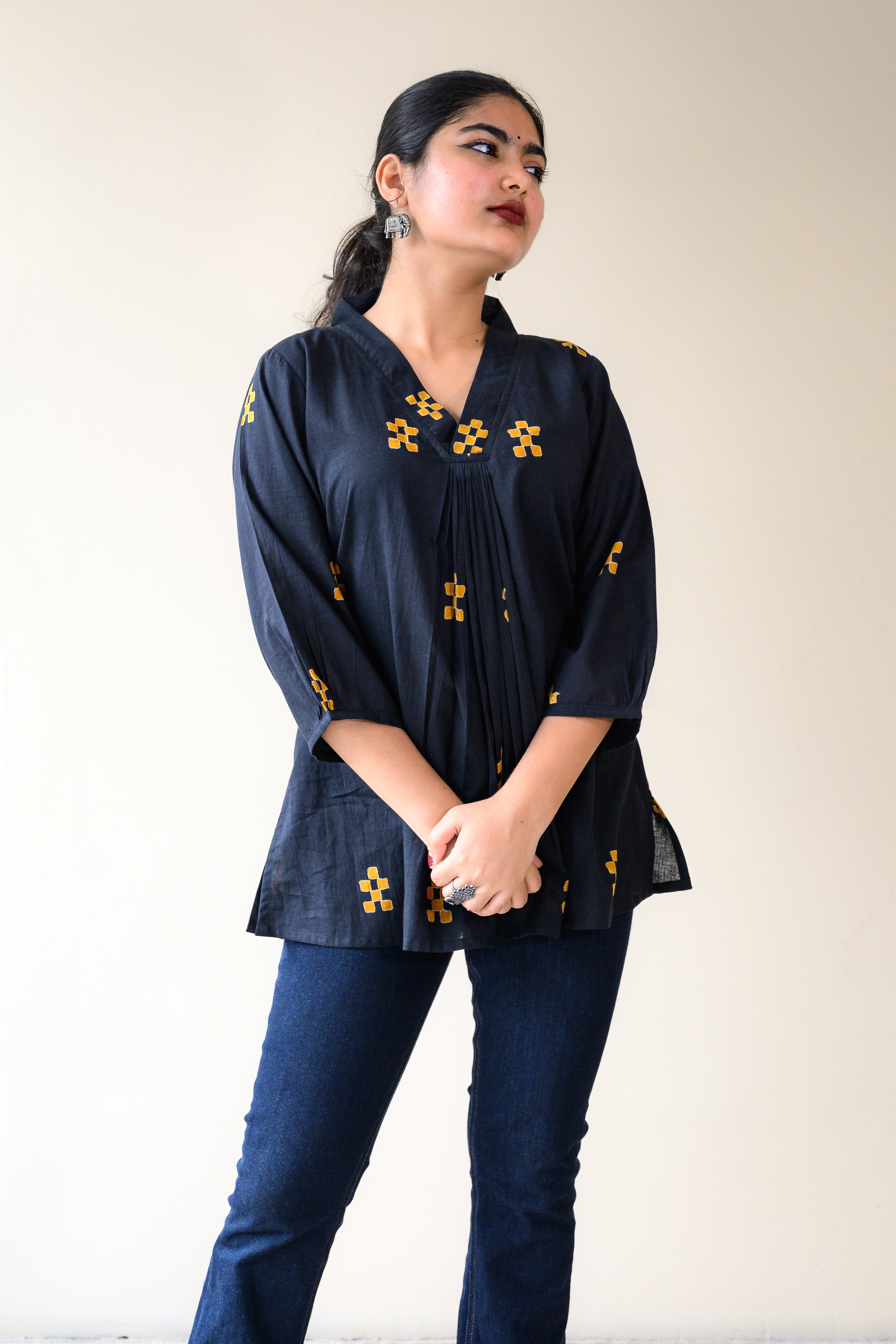 Paheli Dabu Short Top