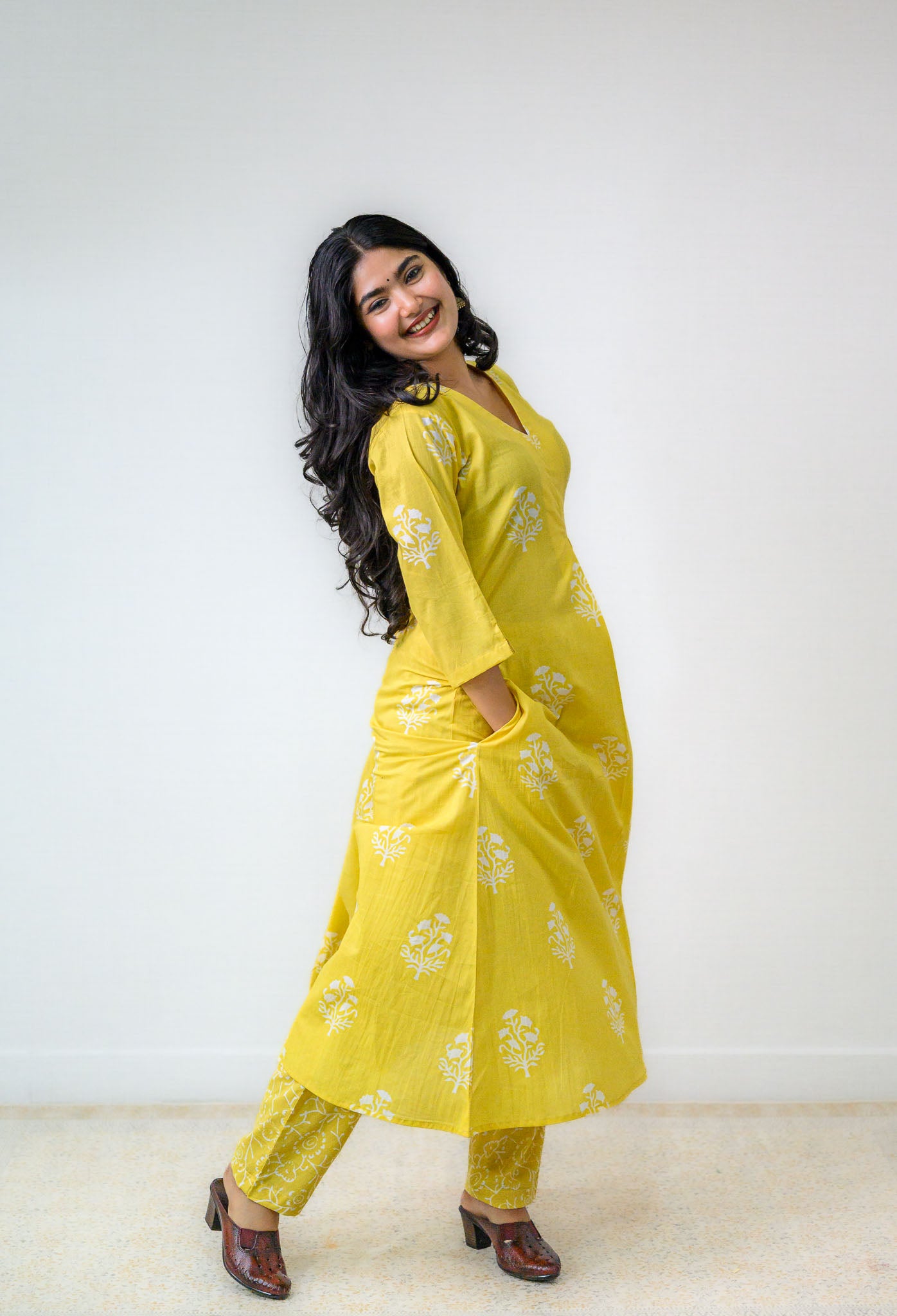 Set of 2- Jamanthi on Yellow Sanganeri Kurta & Pants Set
