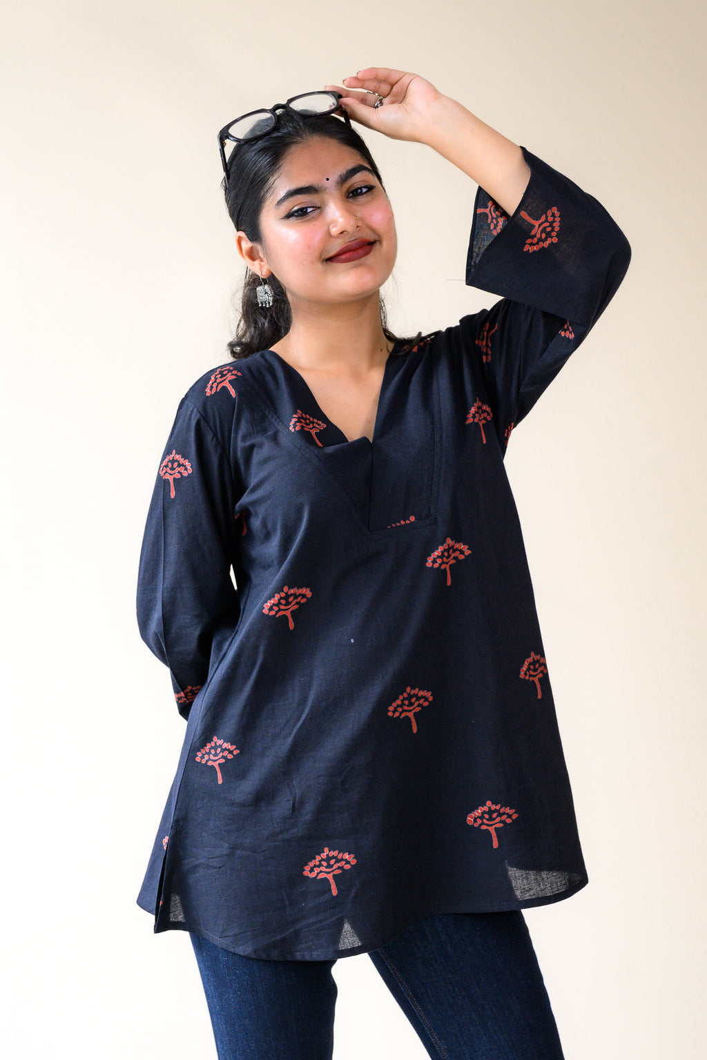 Naveli Dabu Short Top