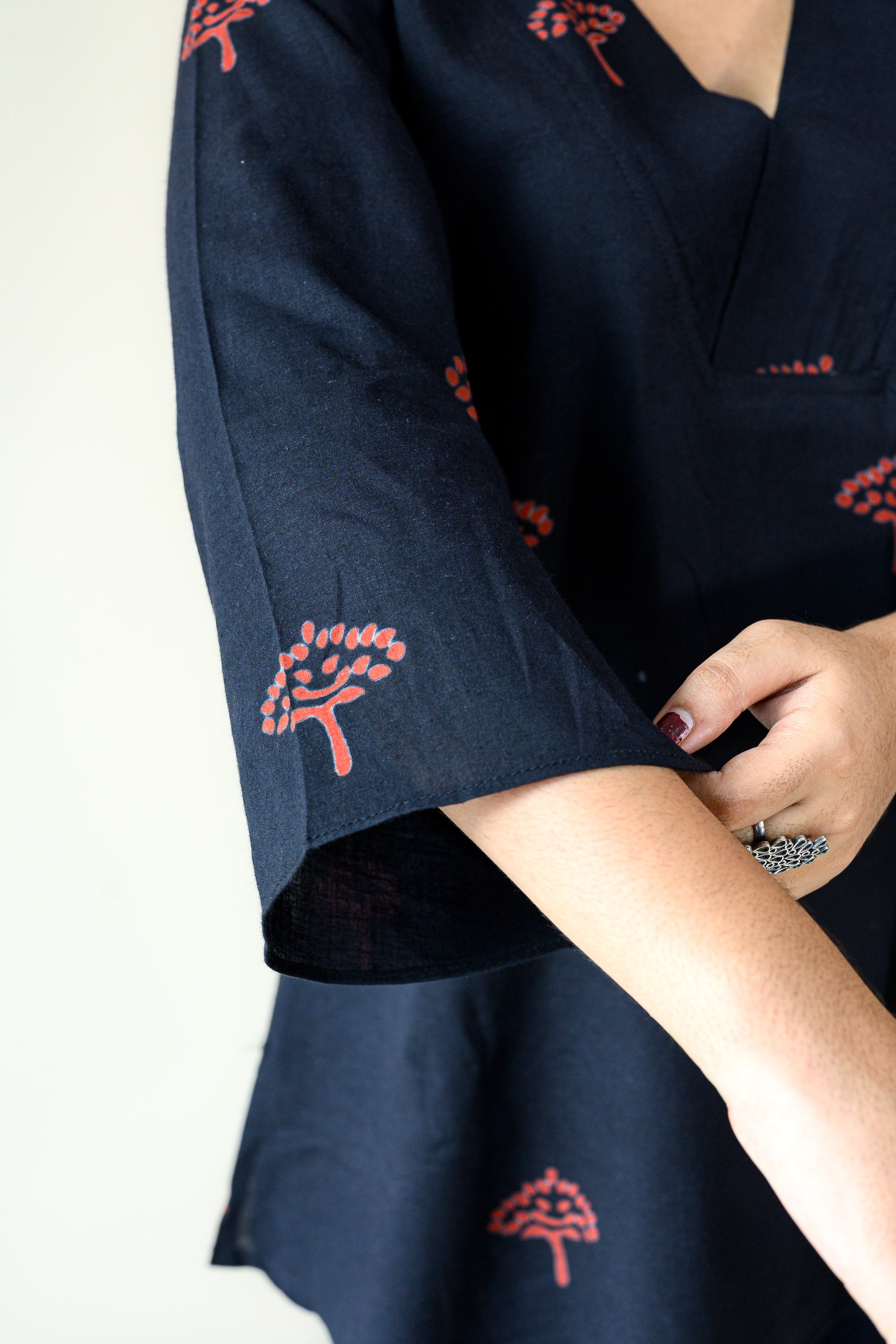 Naveli Dabu Short Top