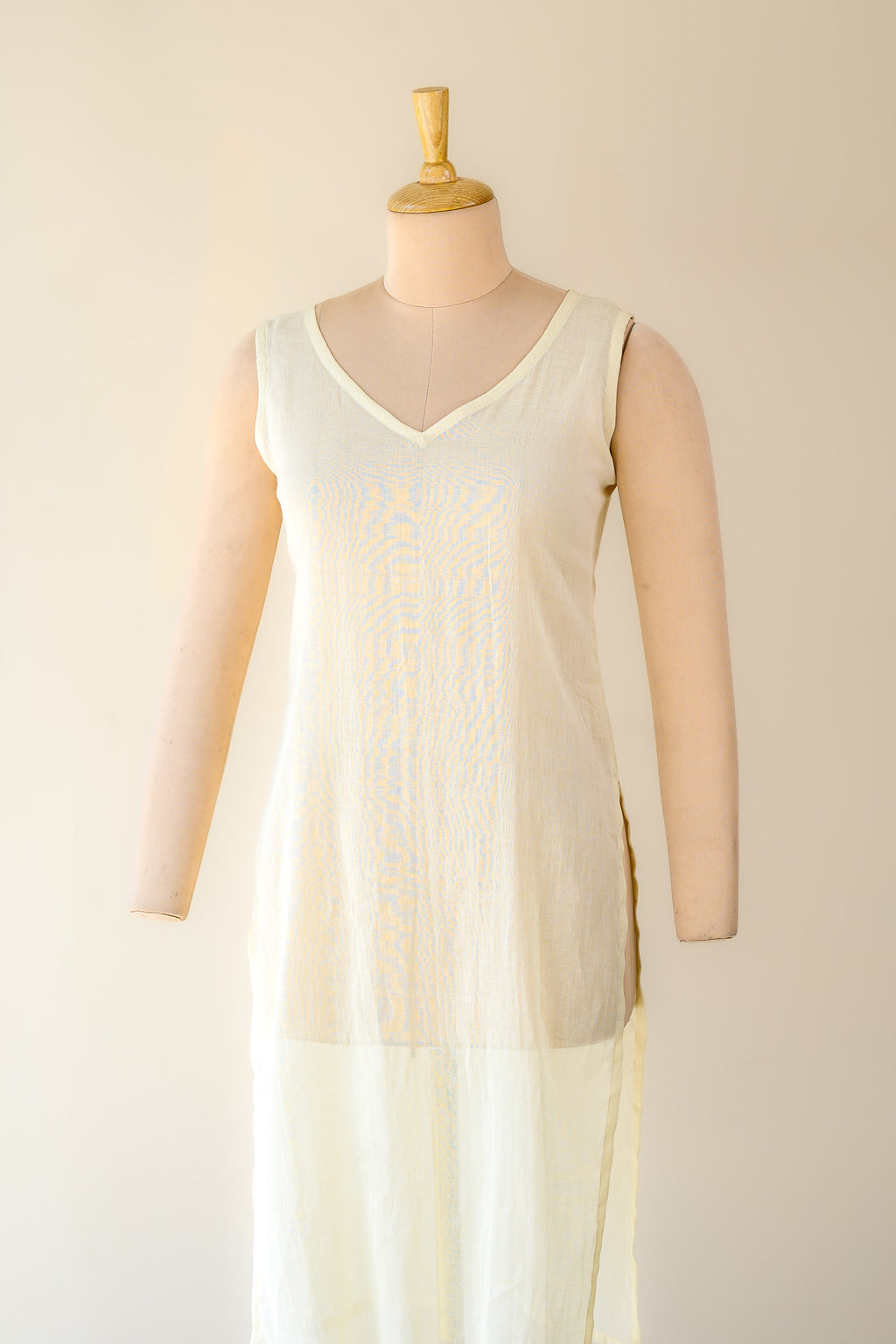Cream Mul Cotton V Neck Slitted Inner Slip