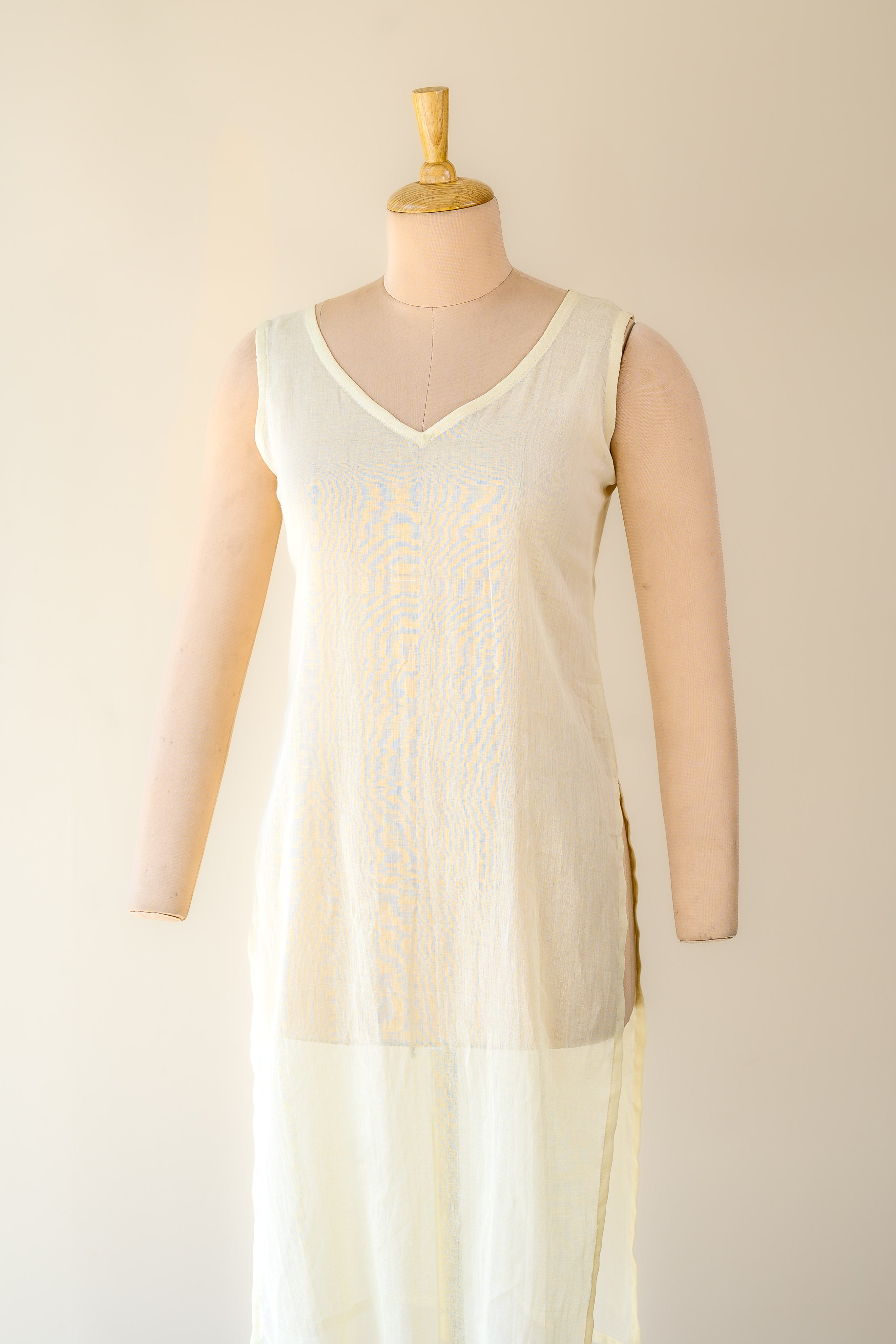 Cream Mul Cotton V Neck Slitted Inner Slip