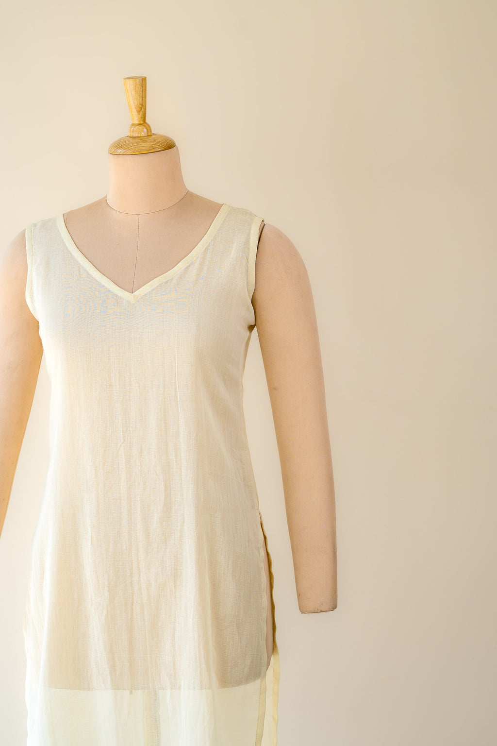 Cream Mul Cotton V Neck Slitted Inner Slip