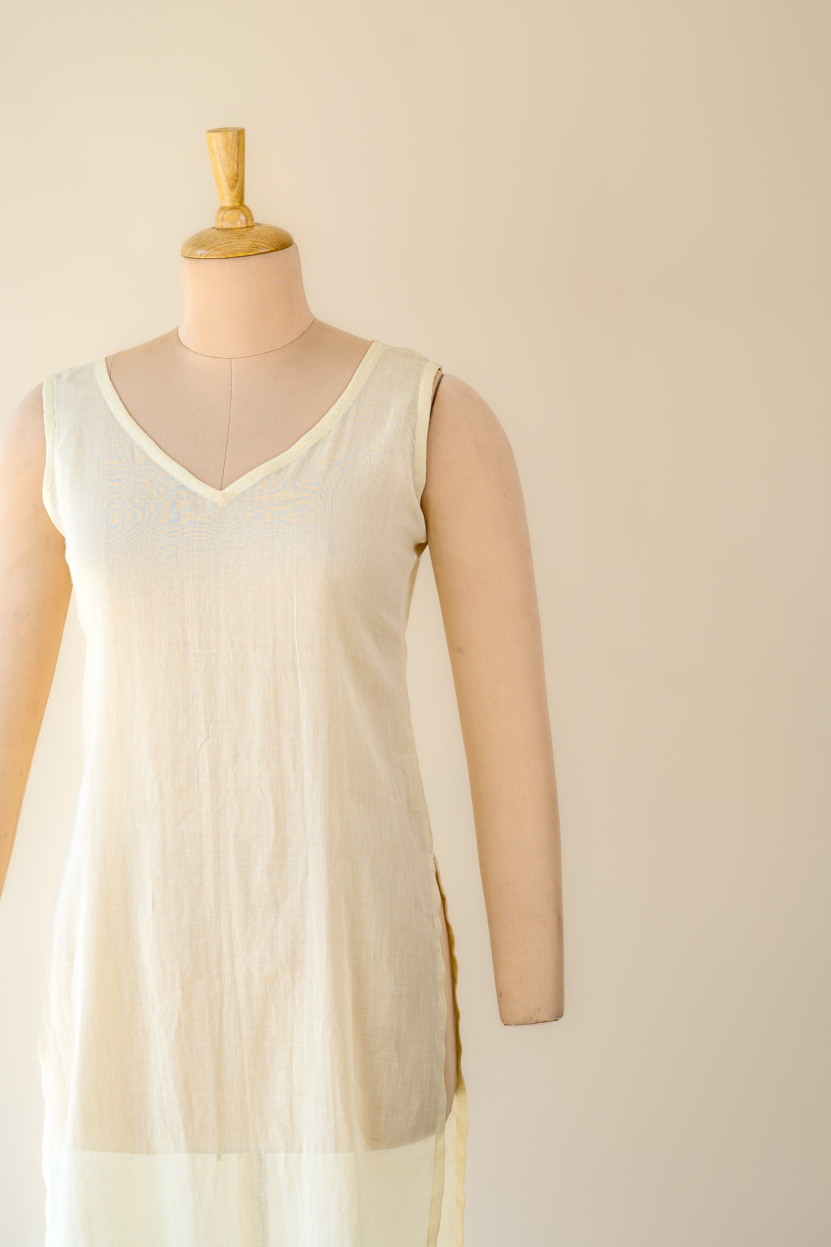 Cream Mul Cotton V Neck Slitted Inner Slip