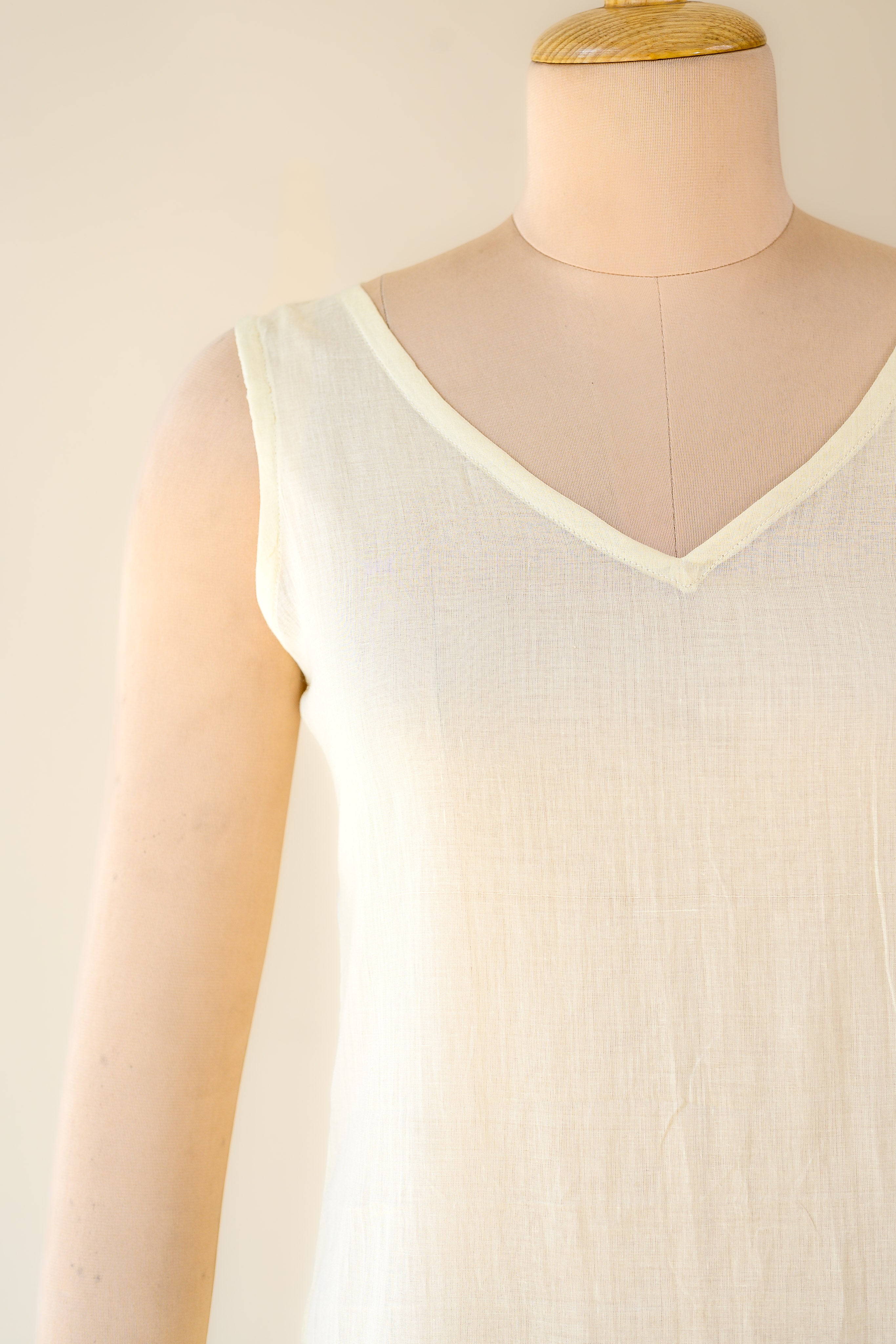 Cream Mul Cotton V Neck Slitted Inner Slip