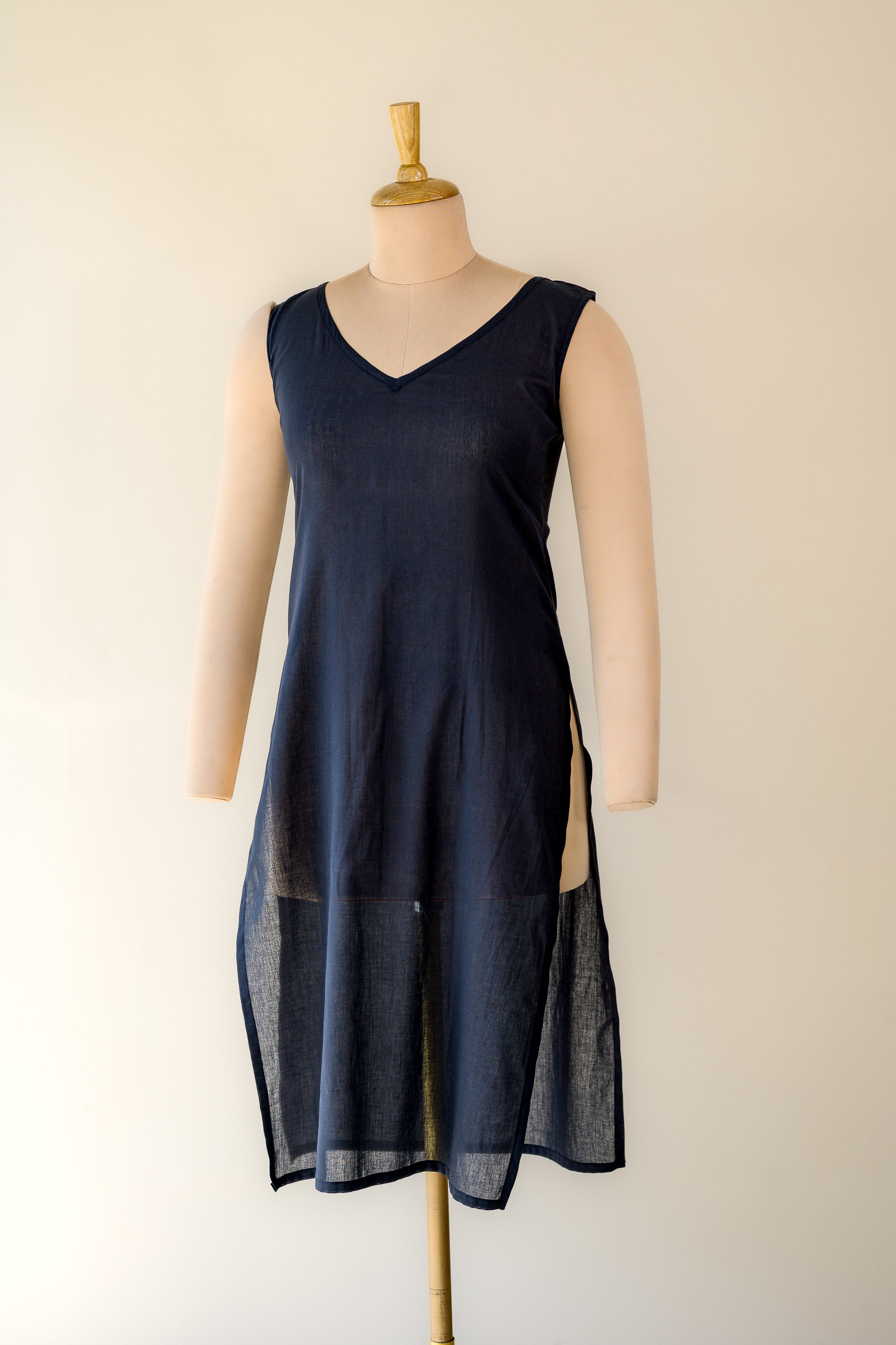 Black Mul Cotton V Neck Slitted Inner Slip
