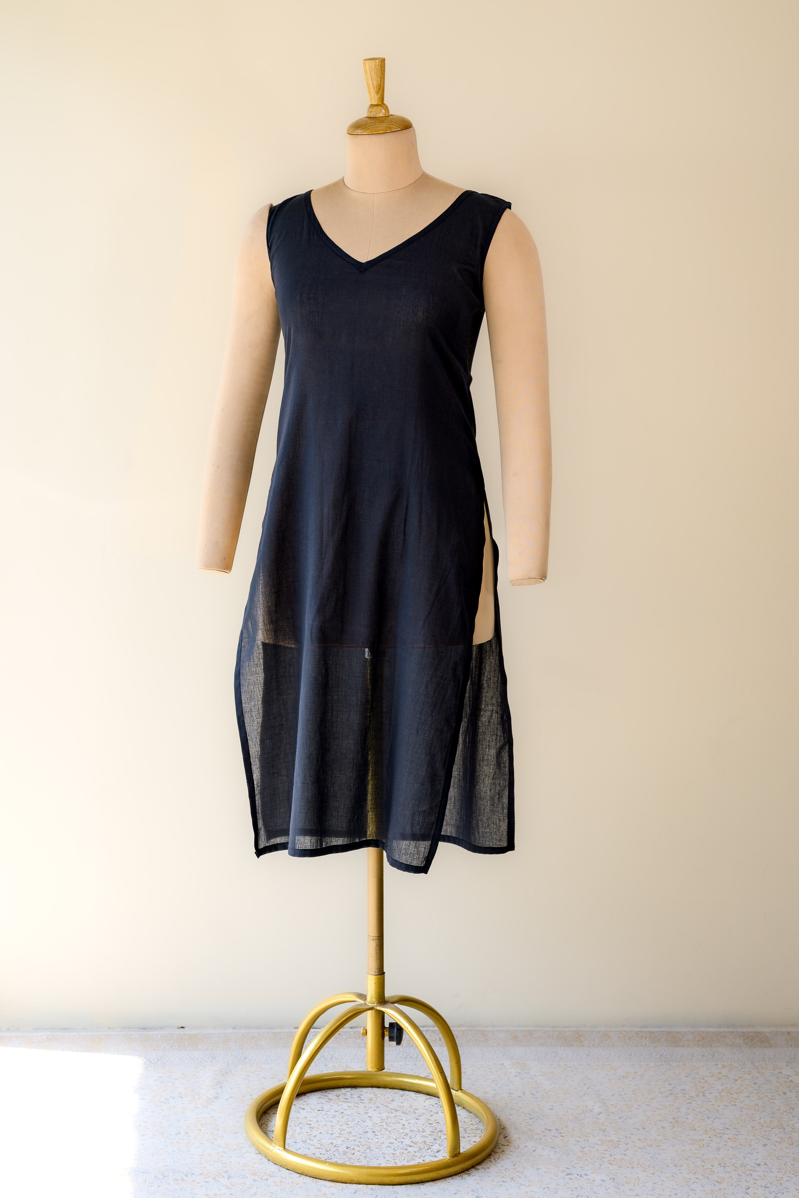 Black Mul Cotton V Neck Slitted Inner Slip