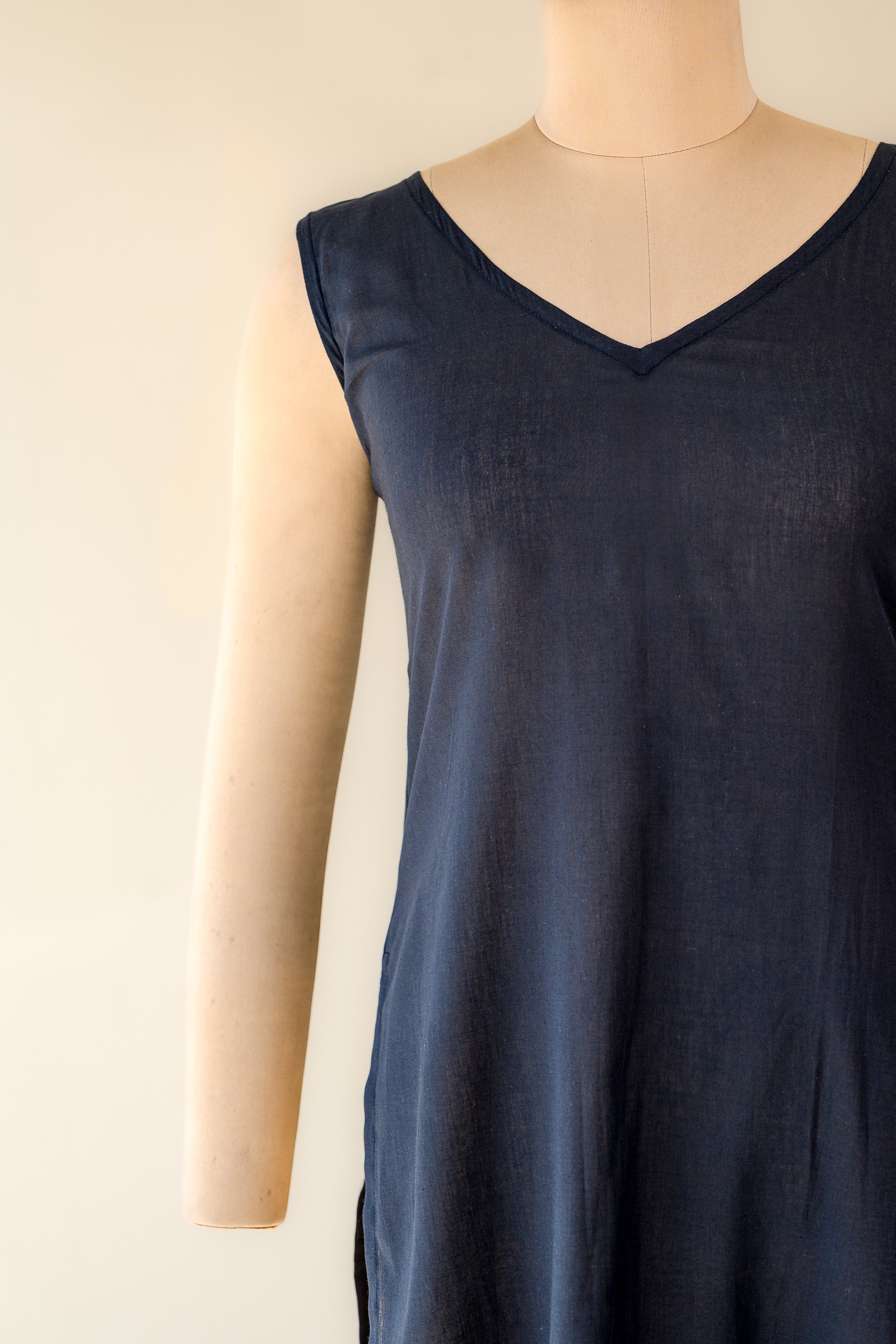Black Mul Cotton V Neck Slitted Inner Slip