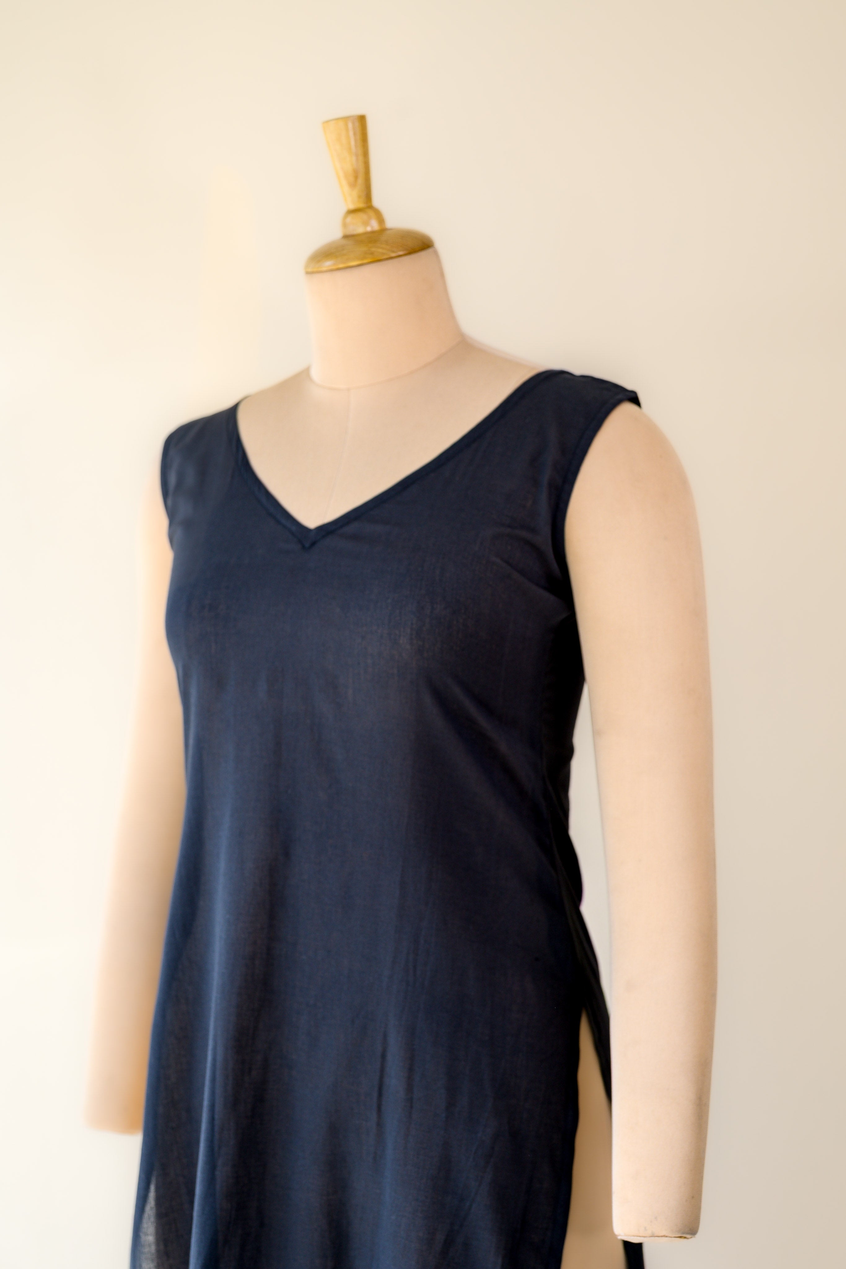 Black Mul Cotton V Neck Slitted Inner Slip