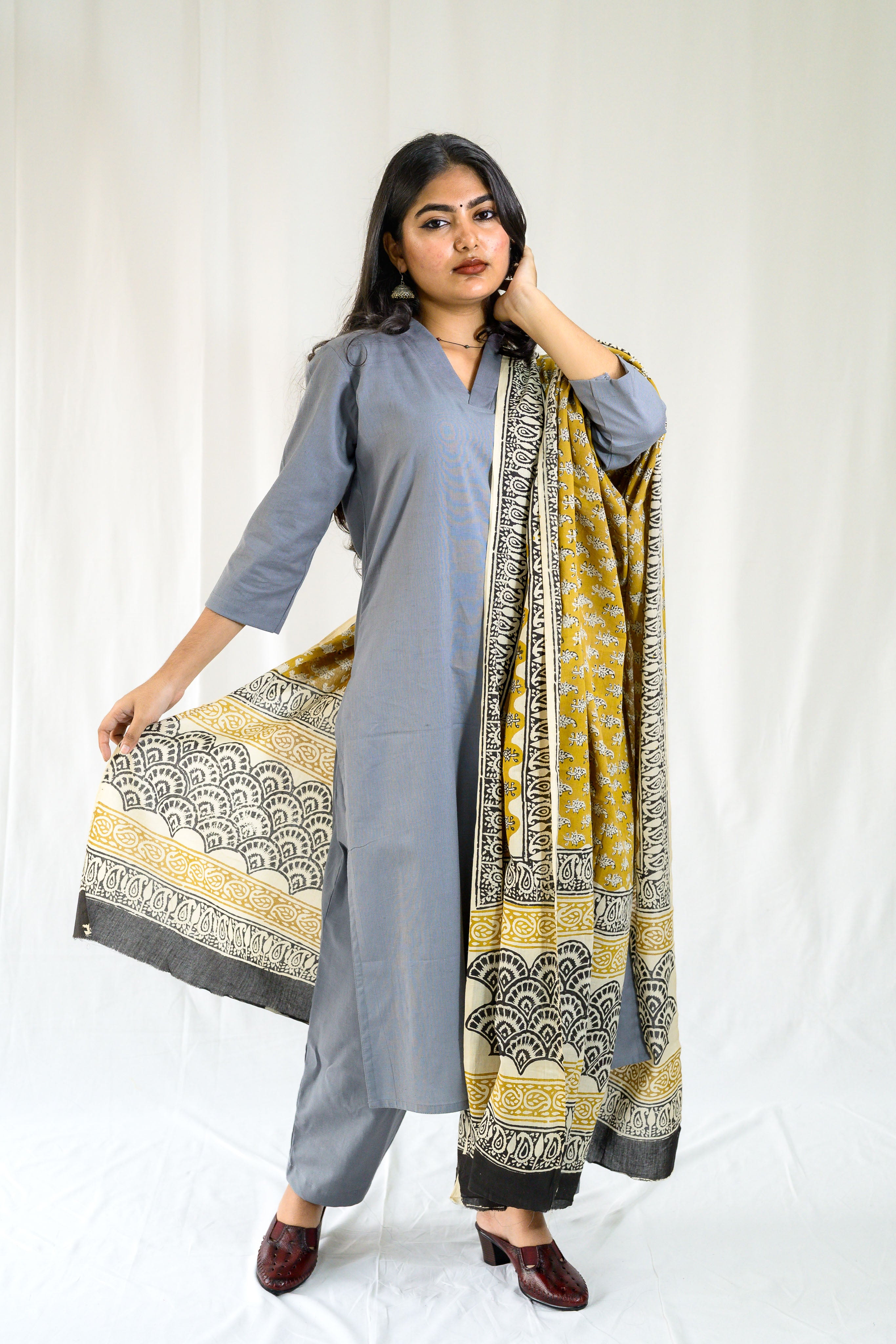 Set of 2- Grey Cotton Flax Collar Neck Kurta & Pants Set
