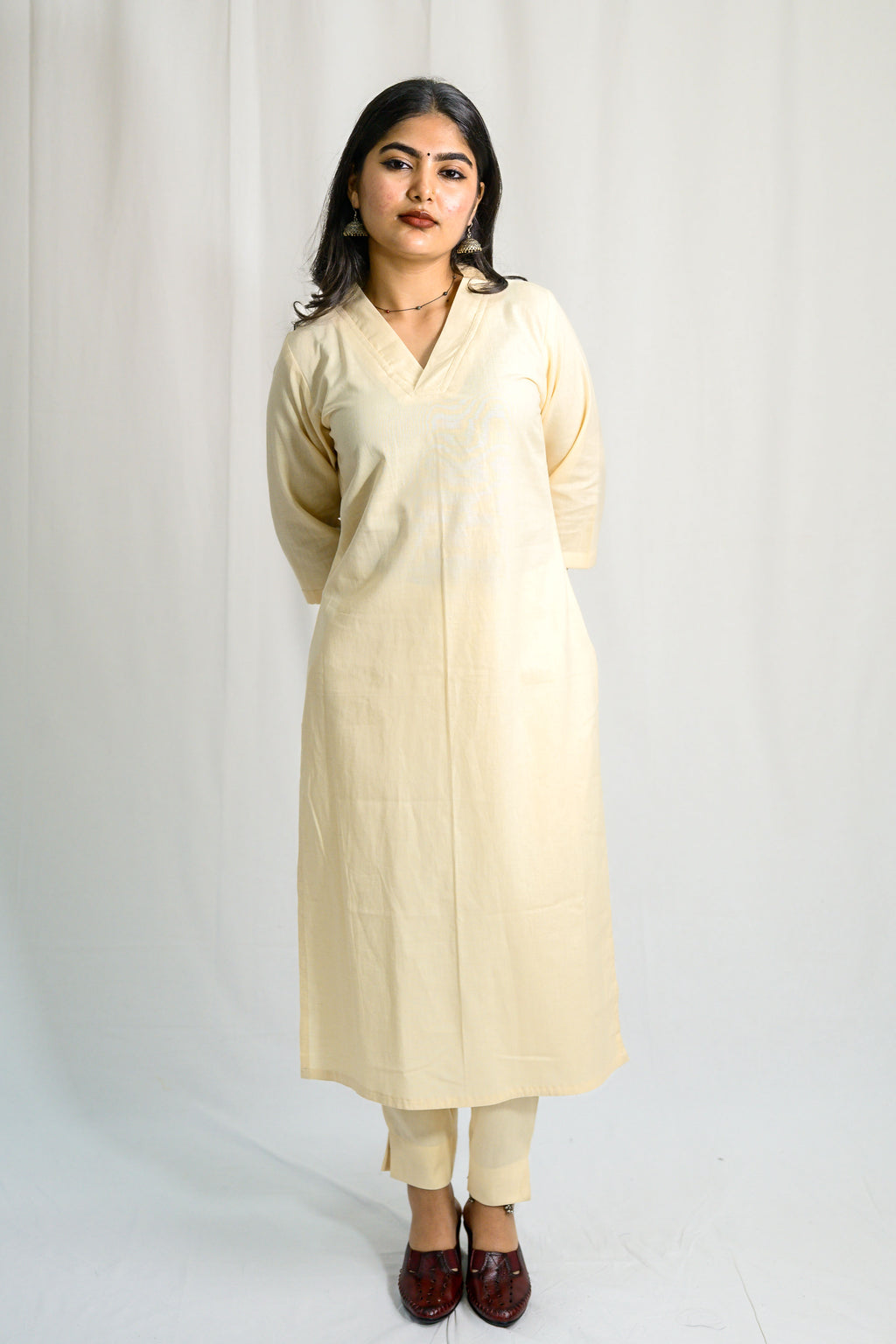 Set of 2- Cream Cotton Flax Collar Neck Kurta & Pants Set