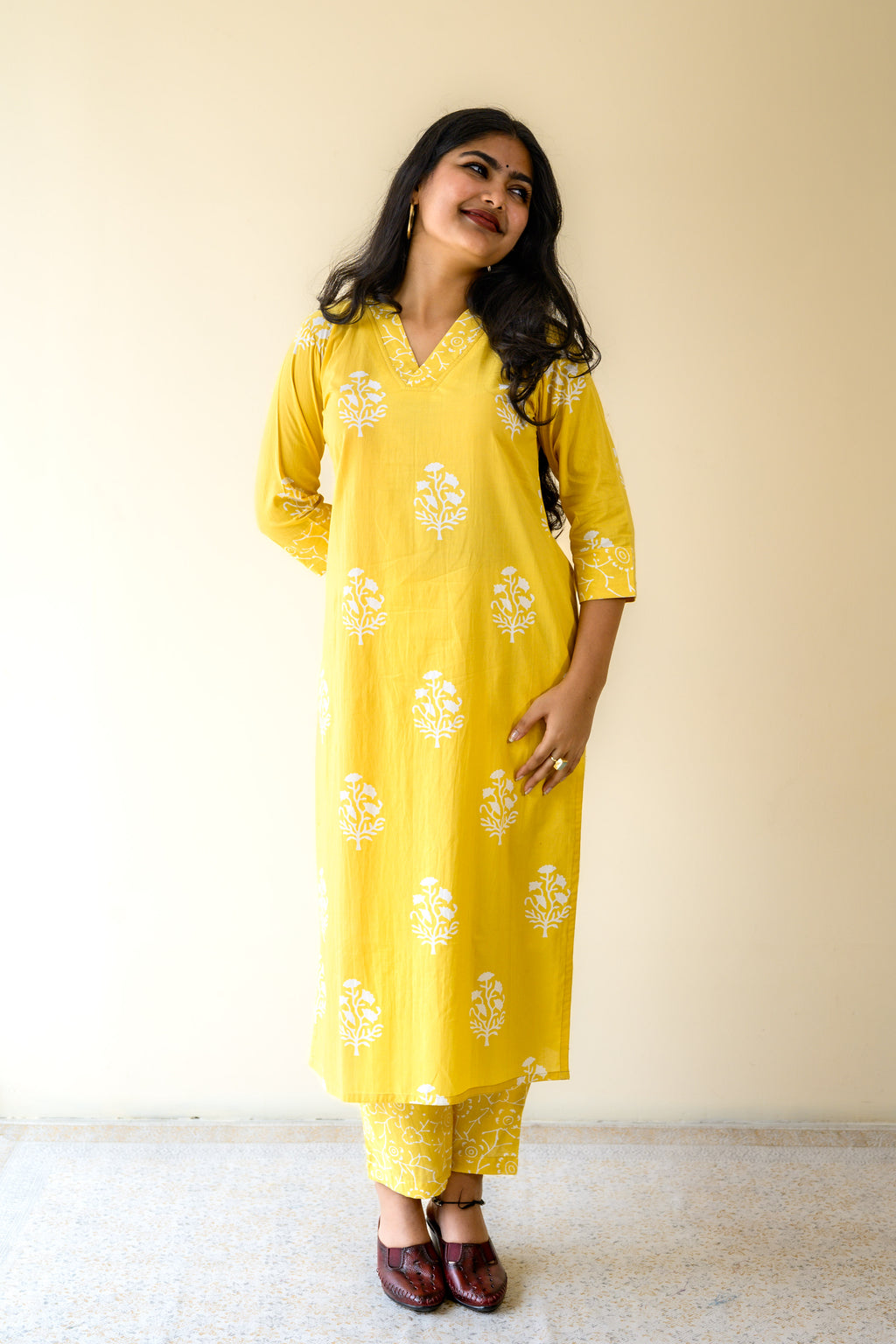 Set of 2- Jamanthi on Yellow Sanganeri Collar Kurta & Pants Set