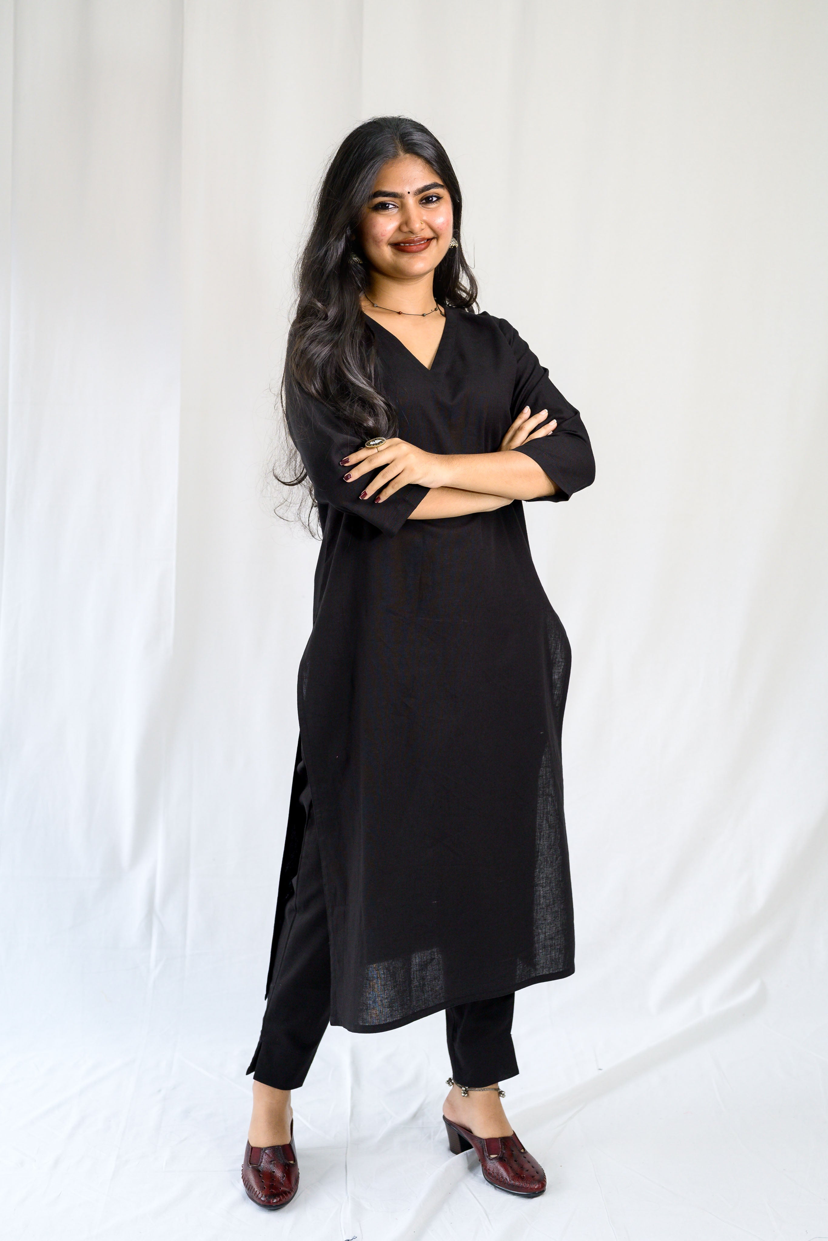 Set of 2- Black Cotton Flax V Neck Kurta & Pants Set