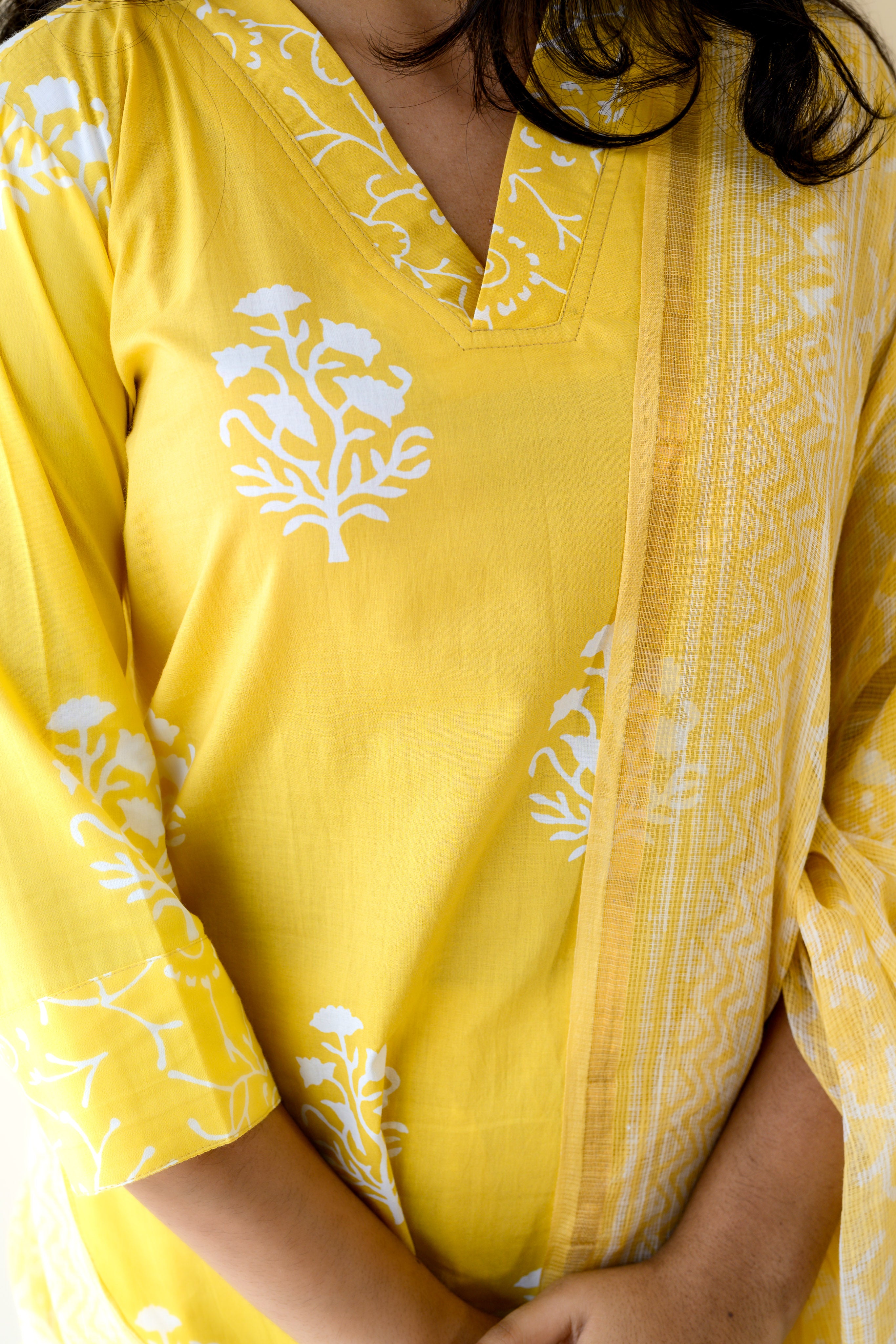 Set of 2- Jamanthi on Yellow Sanganeri Collar Kurta & Pants Set