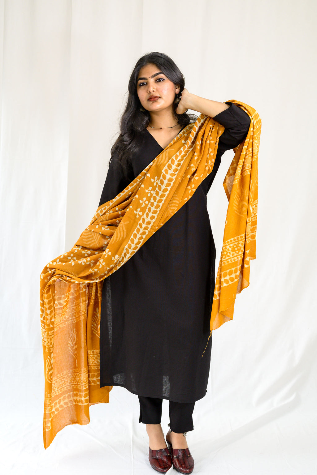 Set of 2- Black Cotton Flax V Neck Kurta & Pants Set