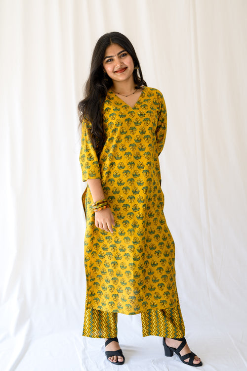 Nargis Turmeric Ajrakh Kurta