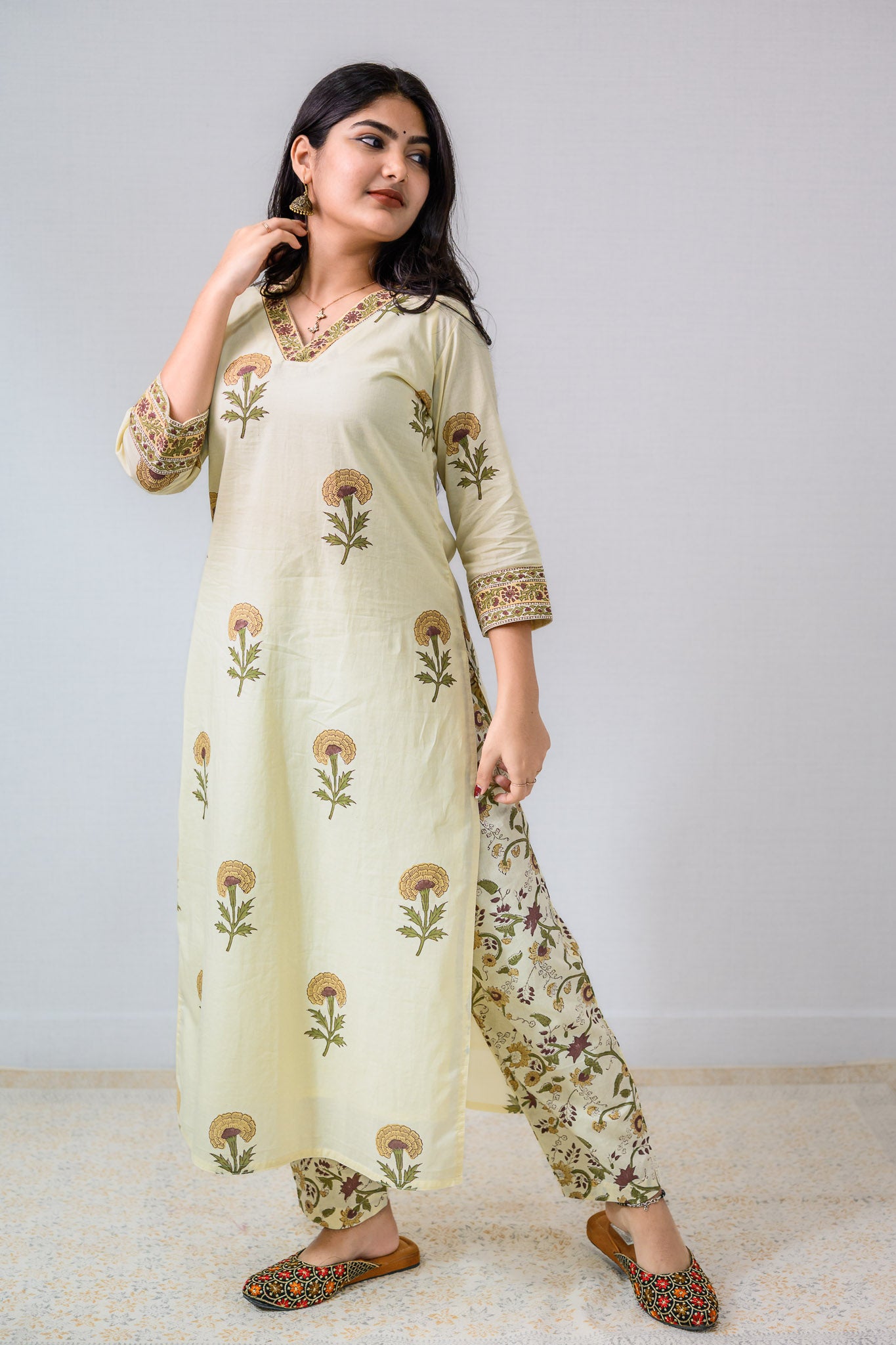 Set of 2- Marigolds on Cream Sanganeri Kurta & Pants