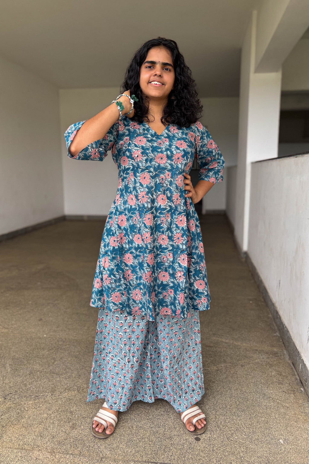 Set of 2- Miwa Sanganeri Short Top & Parallel Pants