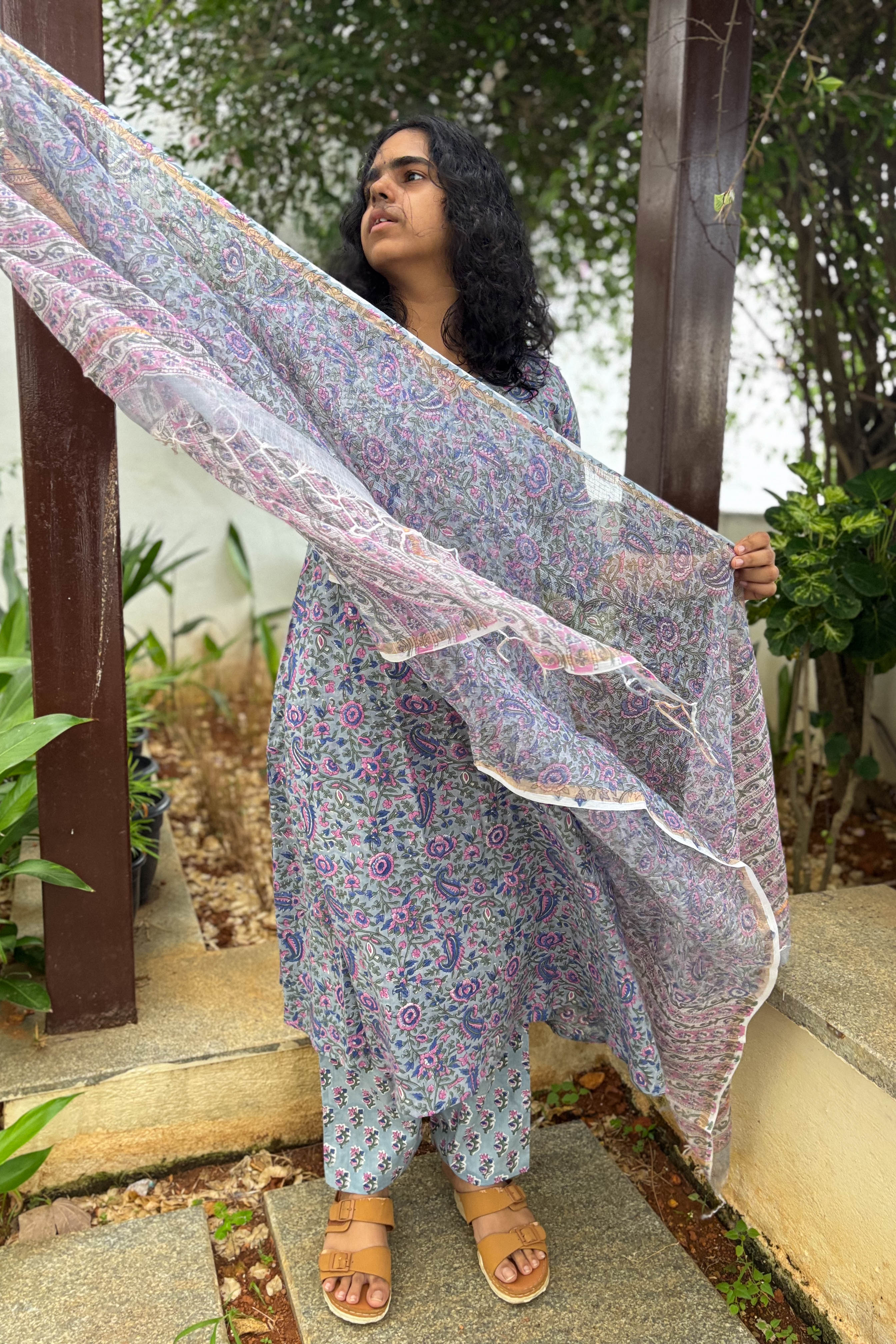 Aomi Sanganeri Handprinted Kota Doria Dupatta