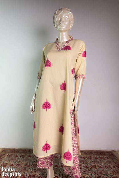 Aal Leaves on Cream Sanganeri Kurta - Lobha Deepthis