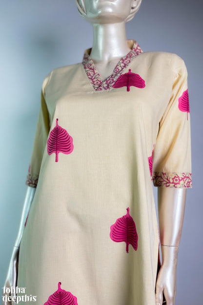 Aal Leaves on Cream Sanganeri Kurta - Lobha Deepthis