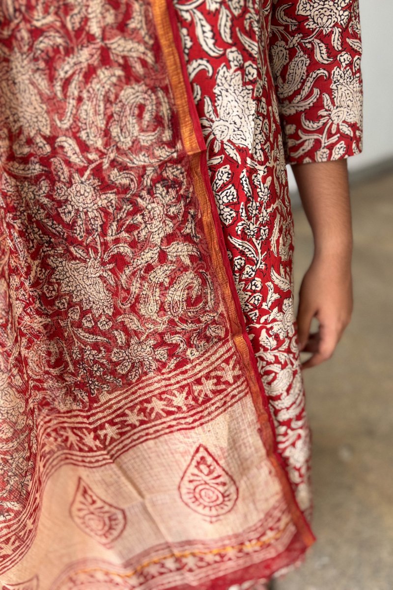 Akari Sanganeri Handprinted Kota Doria Dupatta - Lobha Deepthis