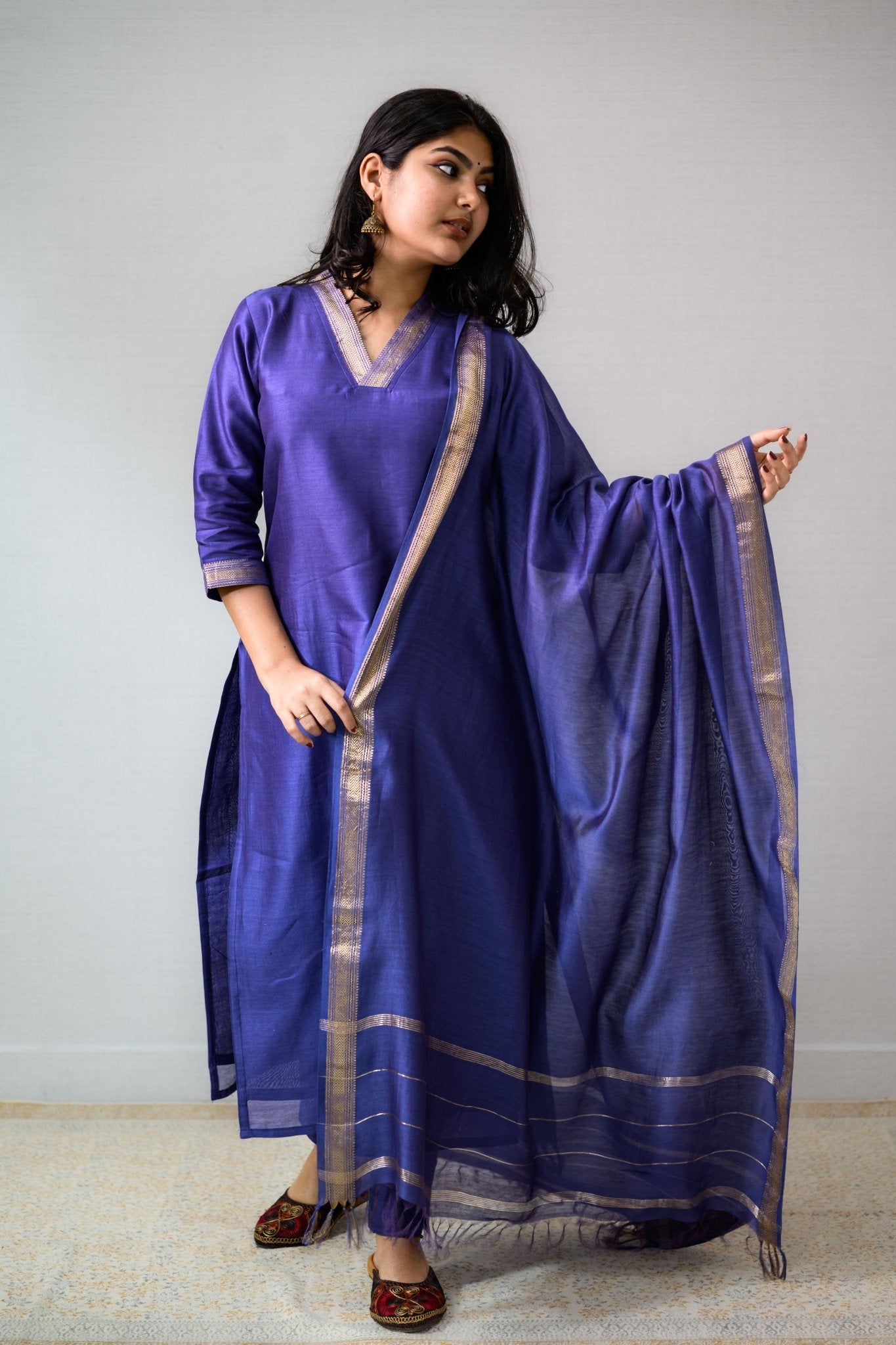 Blue Maheshwari Silk Dupatta - Lobha Deepthis