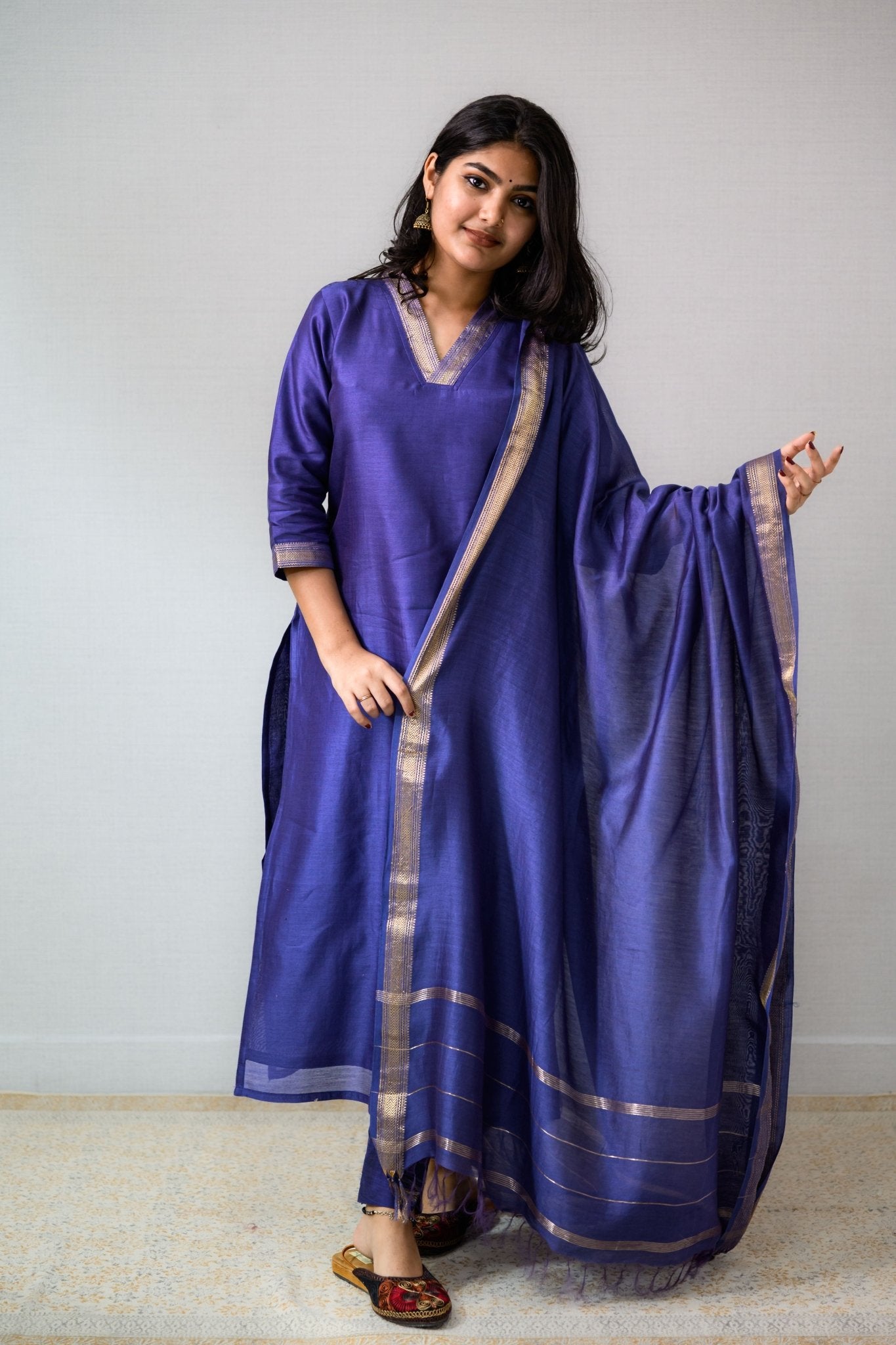 Blue Maheshwari Silk Dupatta - Lobha Deepthis