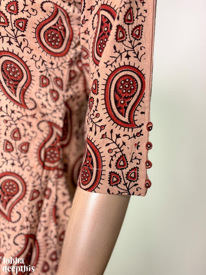 Cream Paisley Box Pleated Kurta - Lobha Deepthis