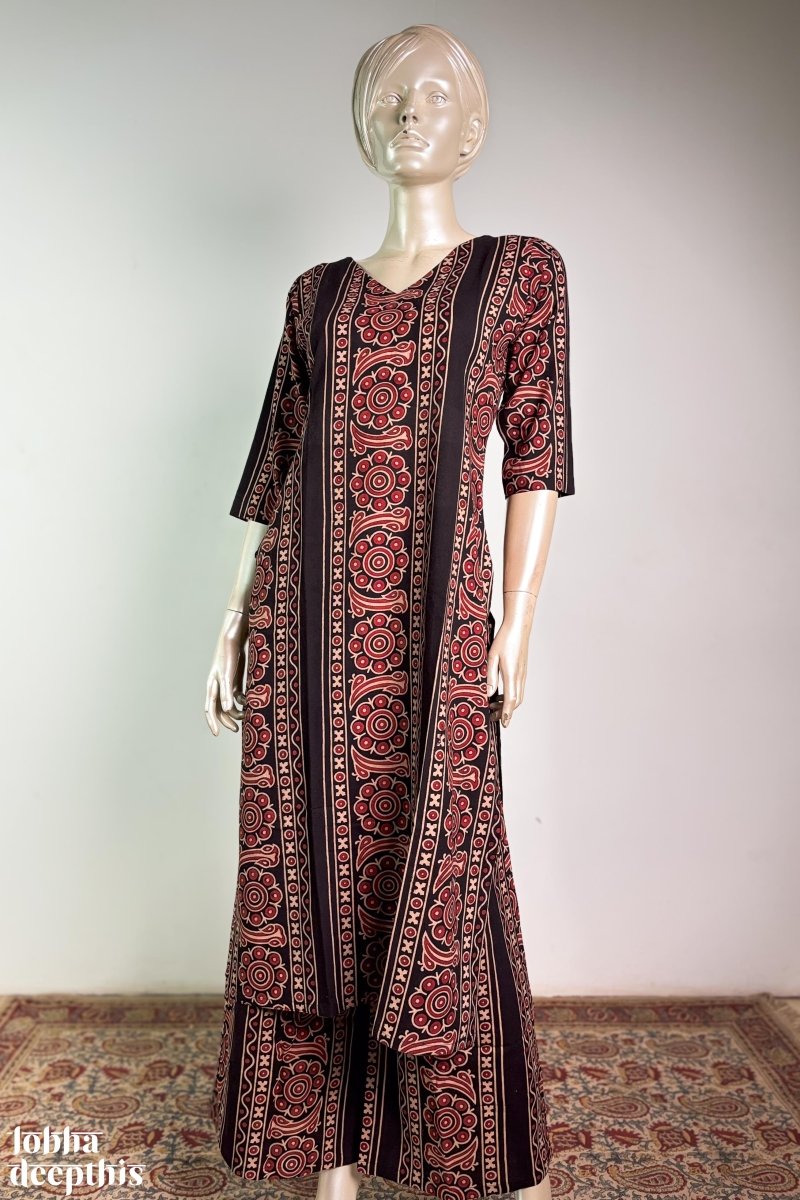 Earthen Blossoms Black Straight Kurta - Lobha Deepthis