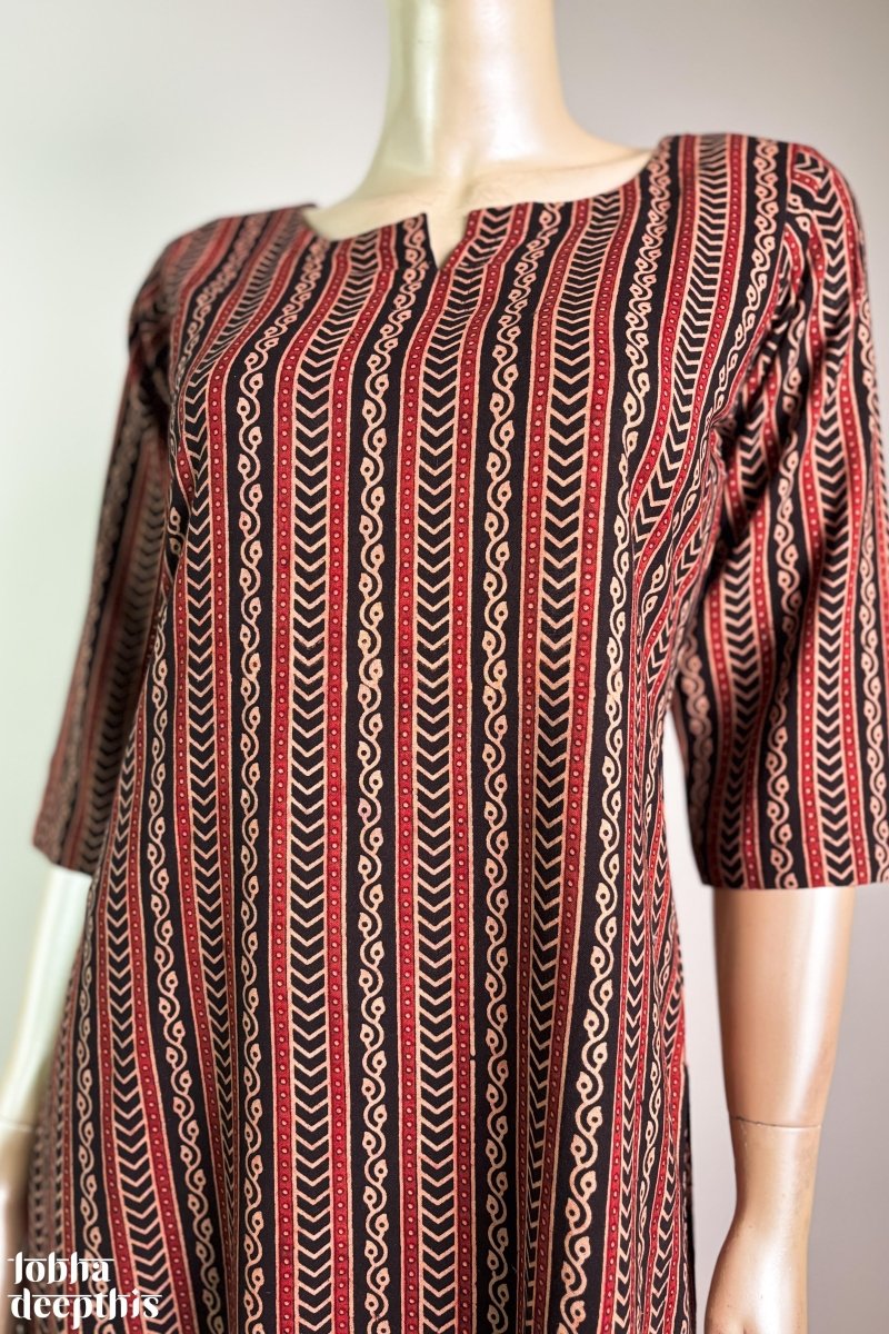 Earthen Lines Black Straight Kurta - Lobha Deepthis