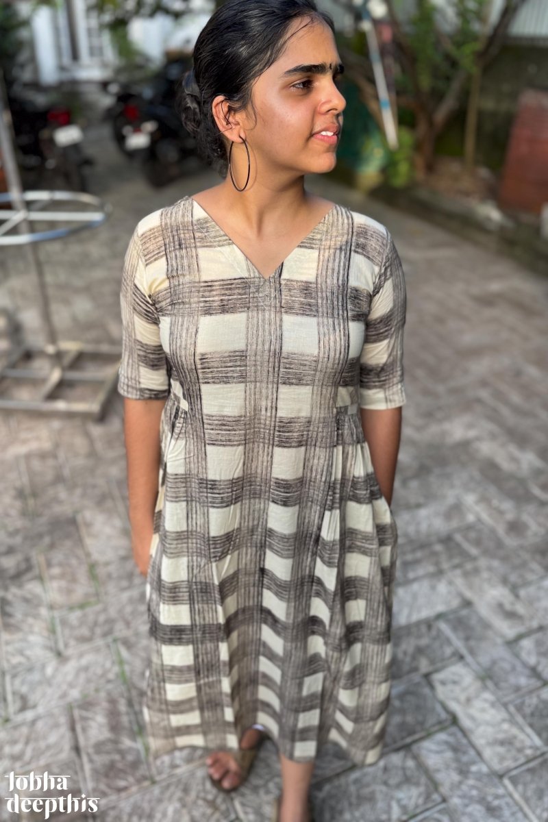 Egmore Plaid Bagru Side Pleated Dress - Lobha Deepthis