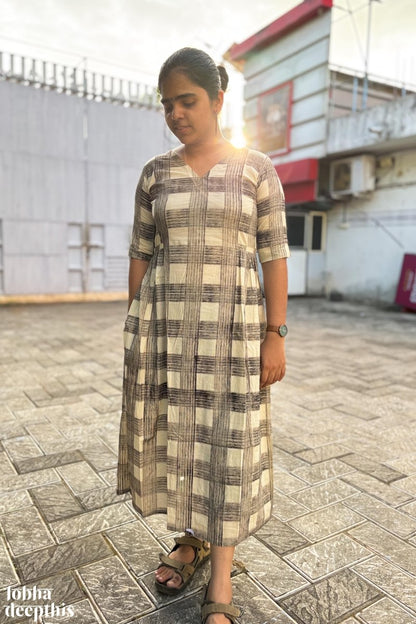 Egmore Plaid Bagru Side Pleated Dress - Lobha Deepthis