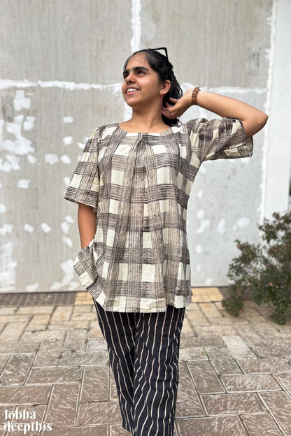 Egmore Plaid Short Top - Lobha Deepthis