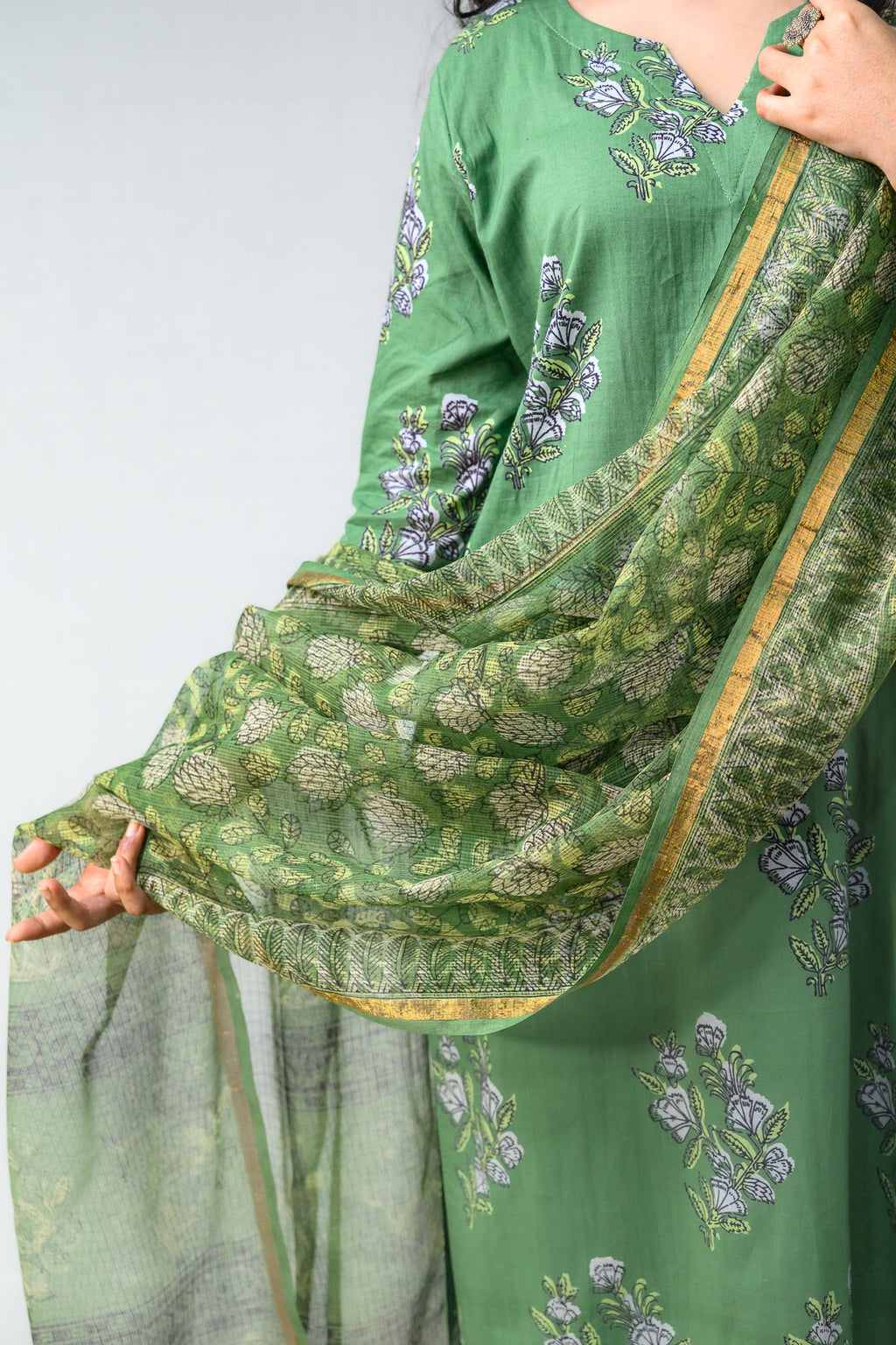 Emerald Green Sanganeri Kota Doria Dupatta - Lobha Deepthis