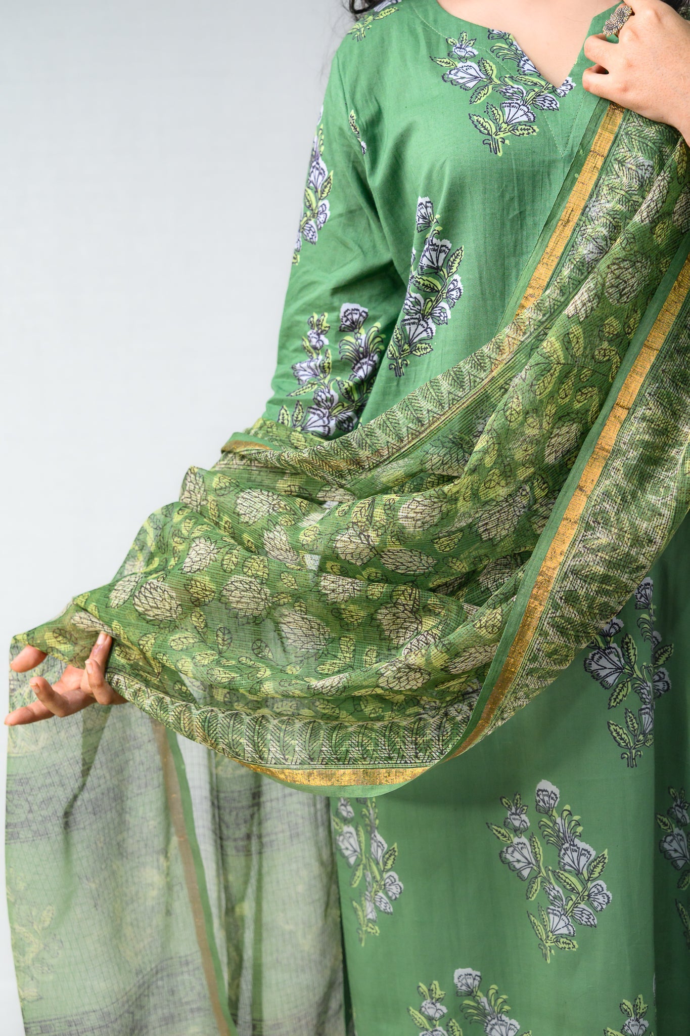 Emerald Green Sanganeri Kota Doria Dupatta - Lobha Deepthis