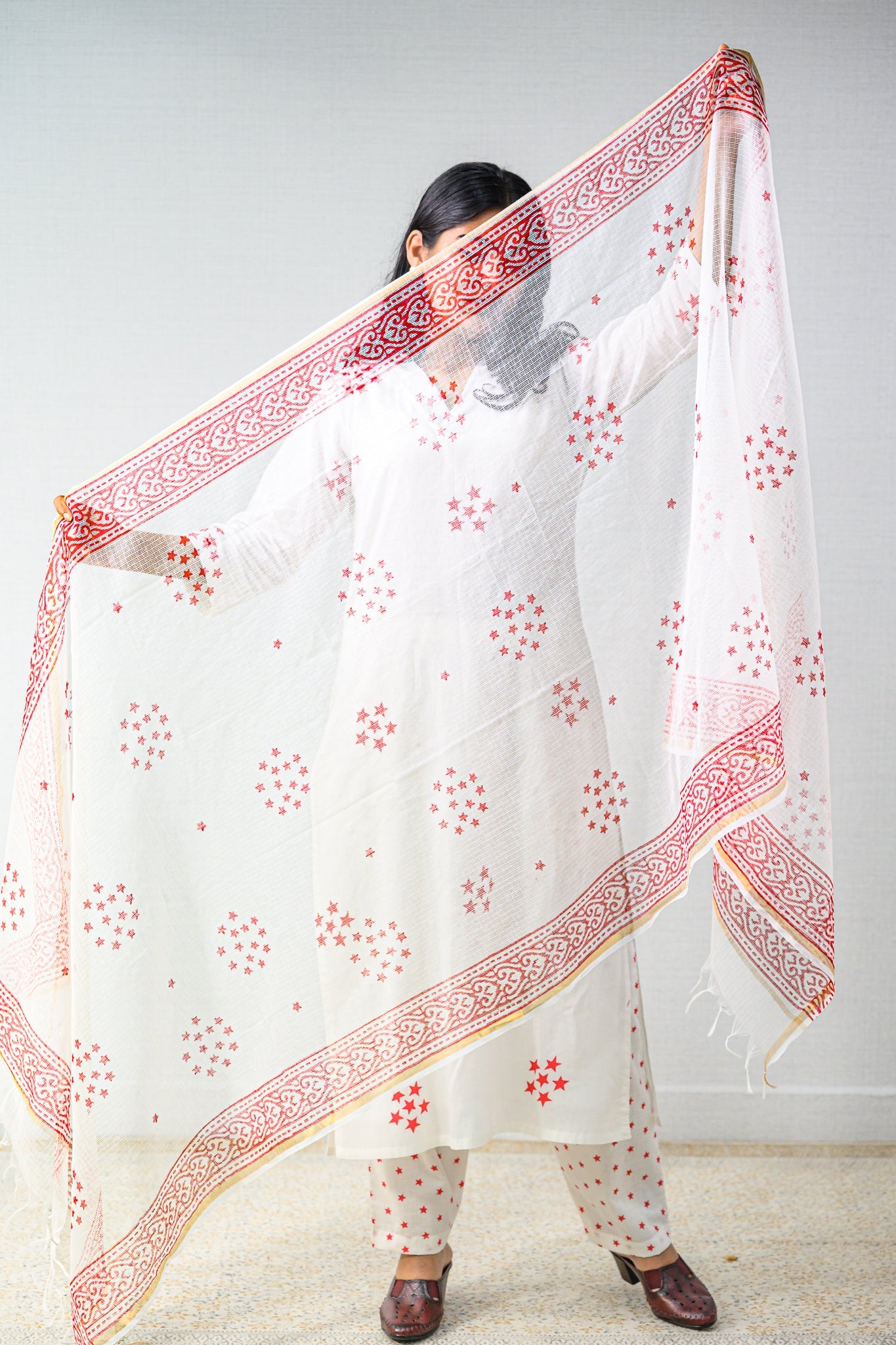 Esther White Sanganeri Kota Doria Dupatta - Lobha Deepthis