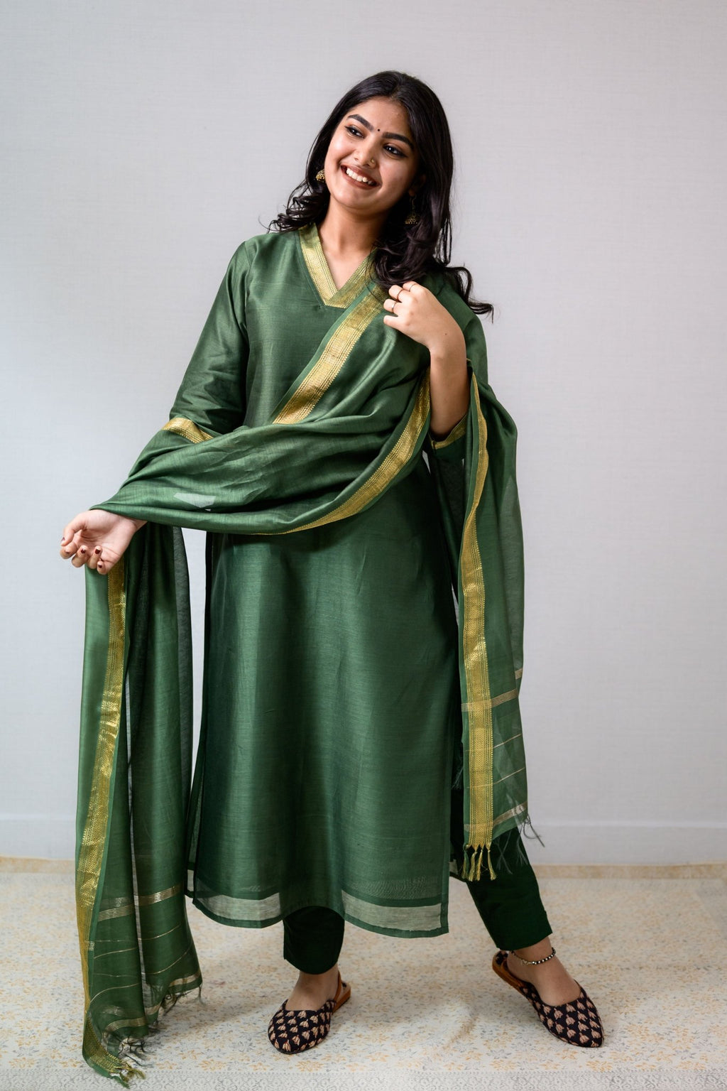 Green Maheshwari Silk Dupatta - Lobha Deepthis