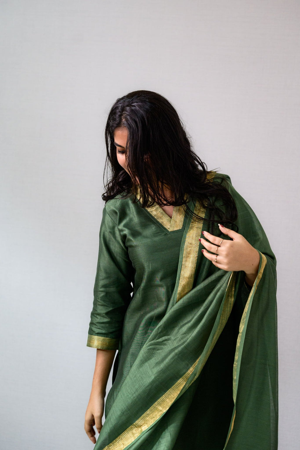 Green Maheshwari Silk Dupatta - Lobha Deepthis