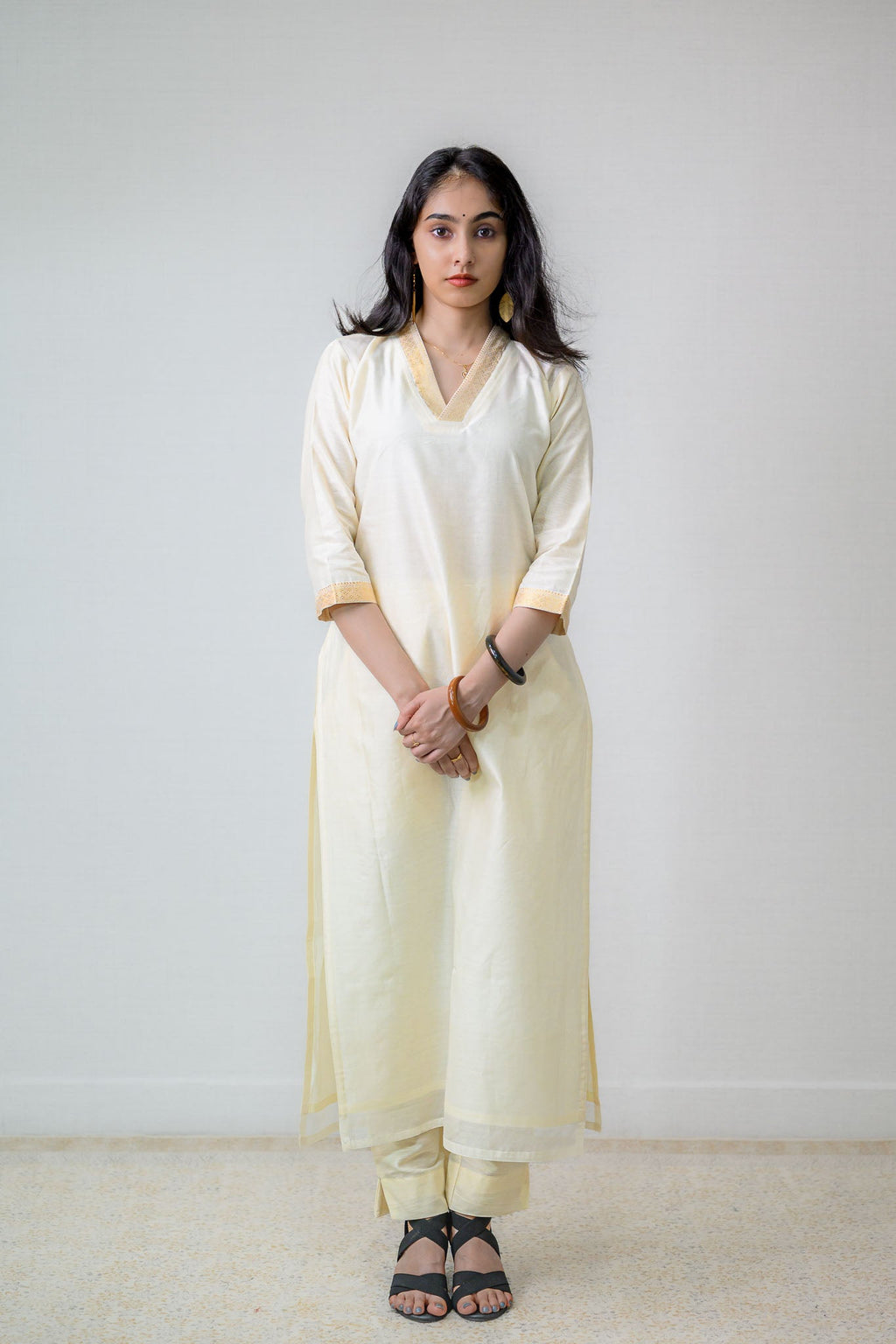 Ivory Maheshwari Silk Collar Kurta - Lobha Deepthis