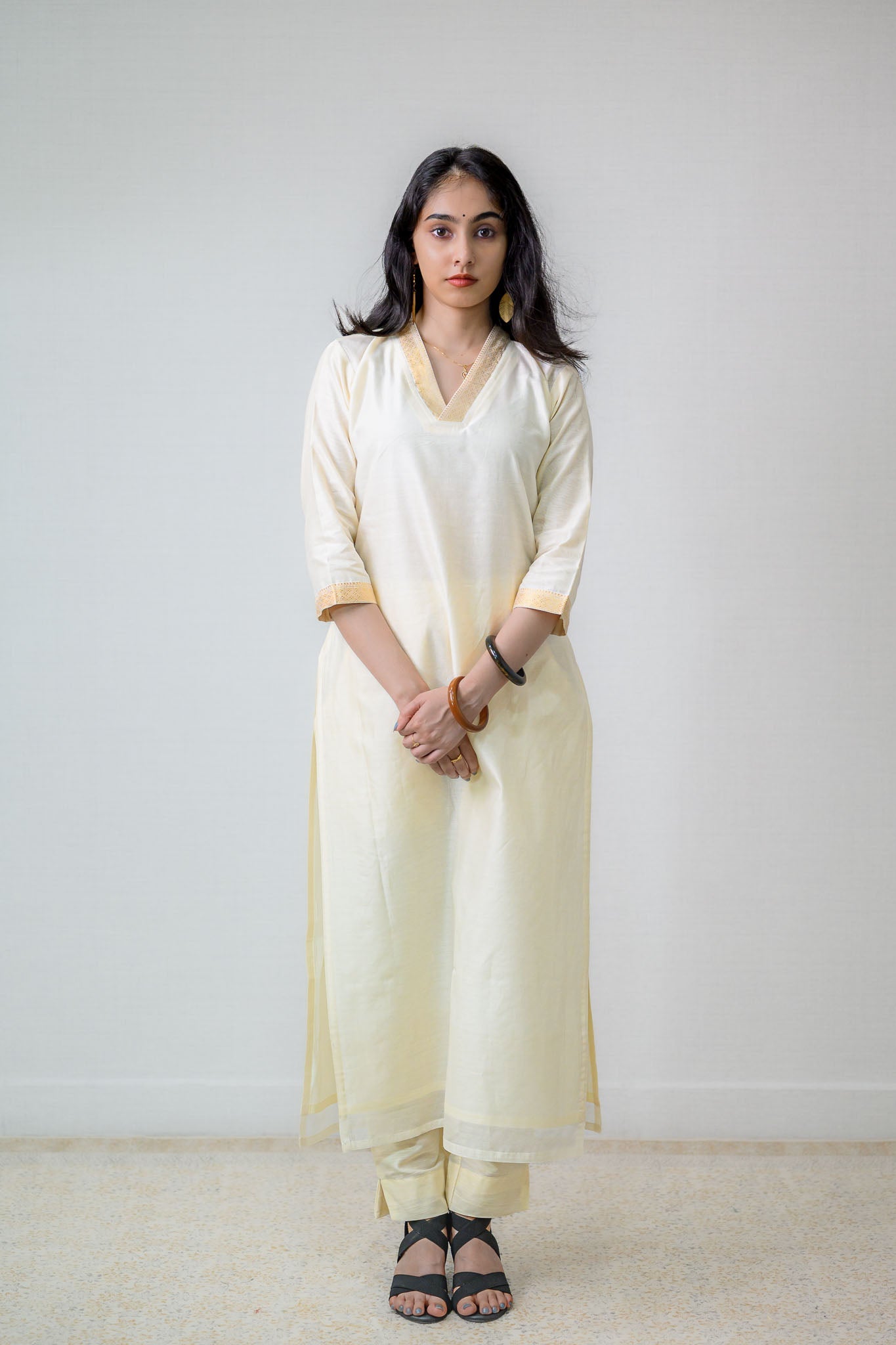 Ivory Maheshwari Silk Collar Kurta - Lobha Deepthis