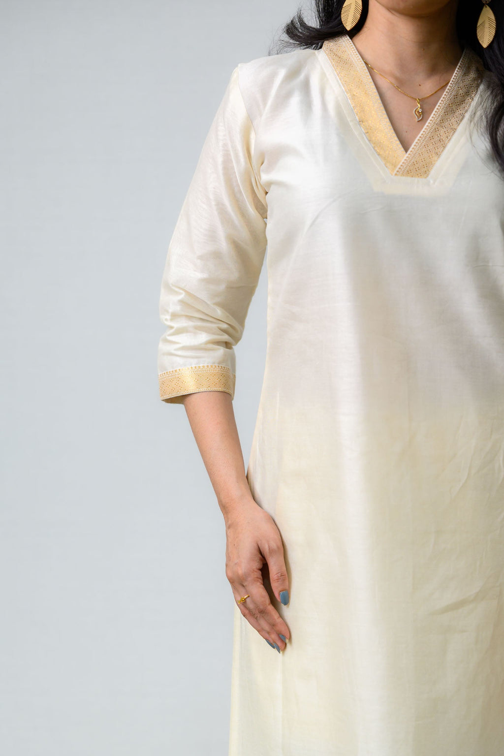 Ivory Maheshwari Silk Collar Kurta - Lobha Deepthis