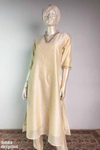 Ivory Maheshwari Silk Collar Kurta - Lobha Deepthis