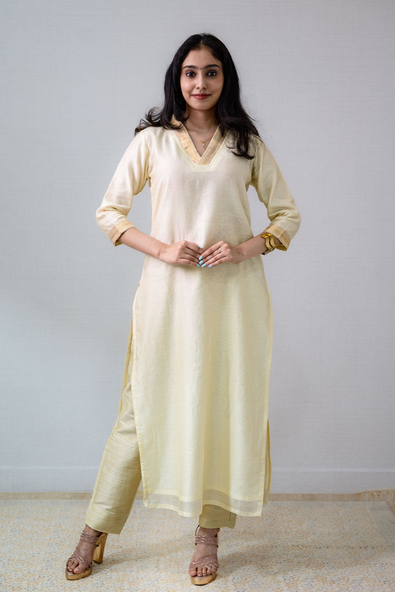 Ivory Maheshwari Silk Collar Kurta - Lobha Deepthis