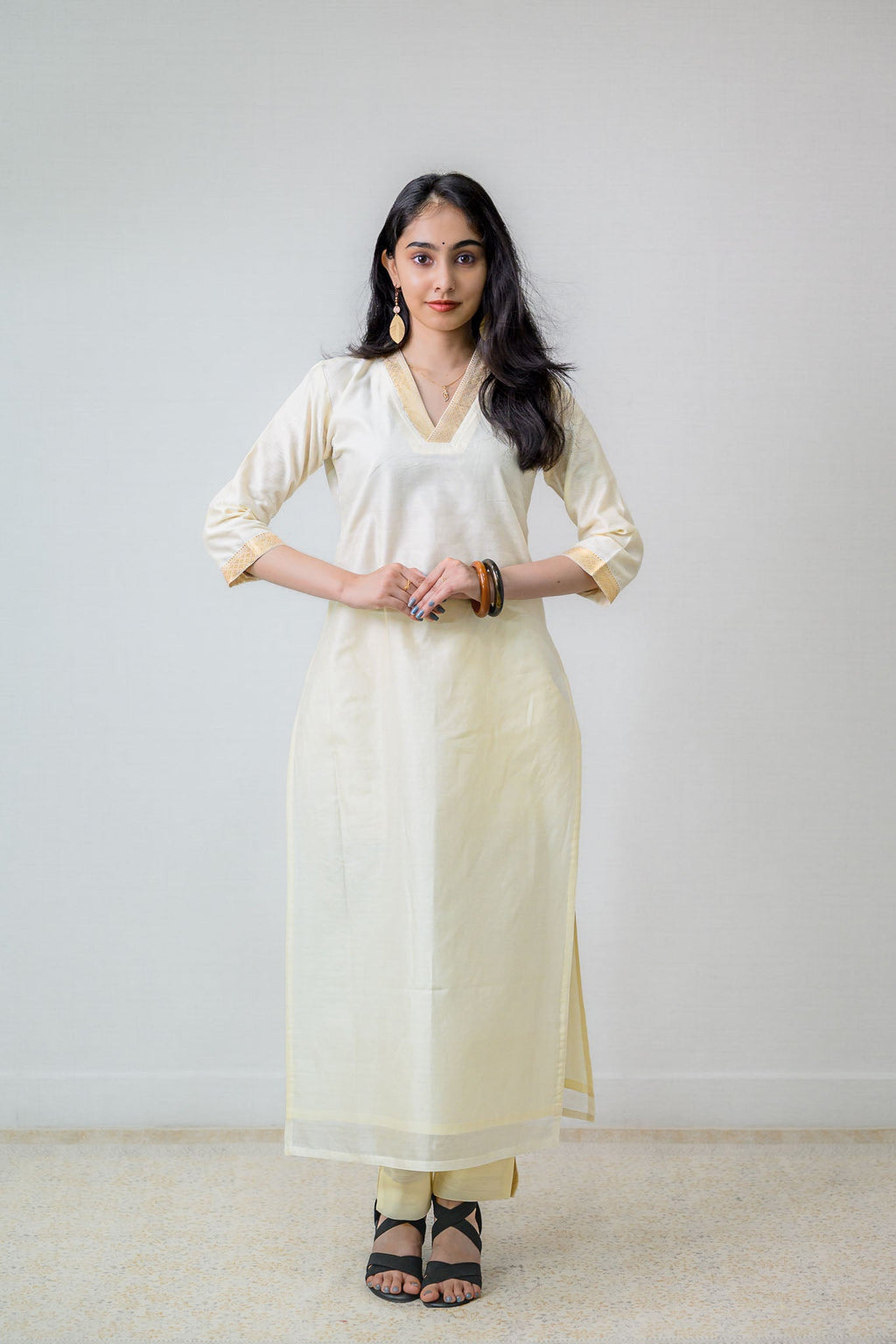 Ivory Maheshwari Silk Collar Kurta - Lobha Deepthis