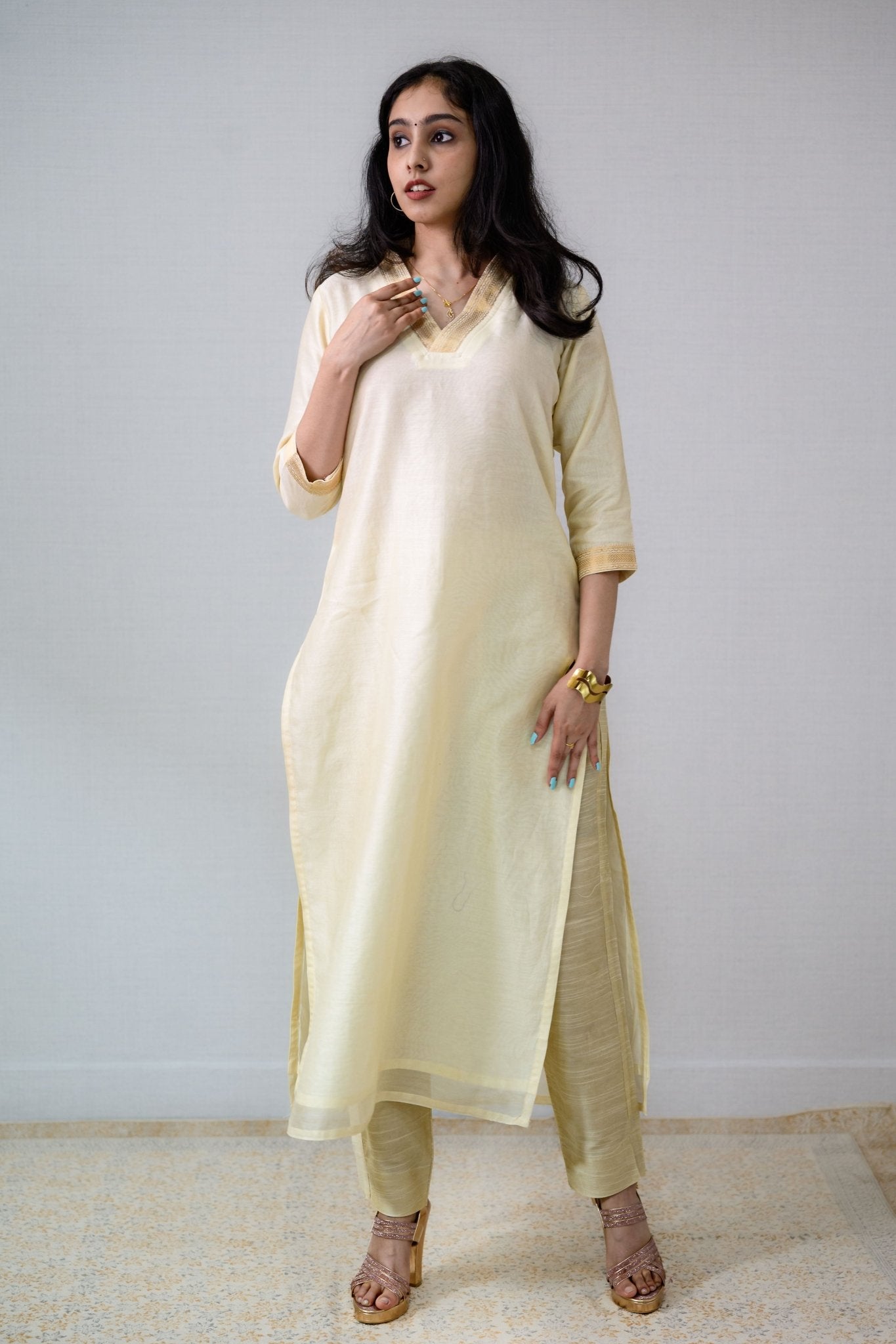 Ivory Maheshwari Silk Collar Kurta - Lobha Deepthis