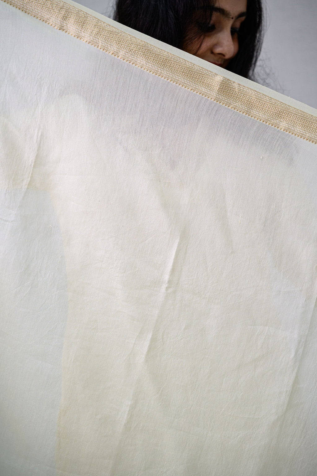 Ivory Maheshwari Silk Dupatta - Lobha Deepthis