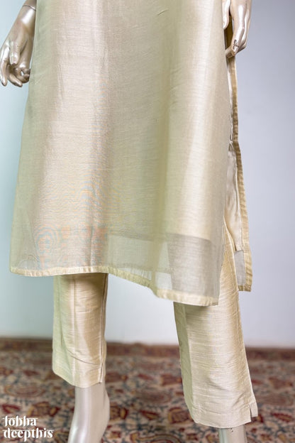 Ivory Maheshwari Silk Round Neck Kurta - Lobha Deepthis